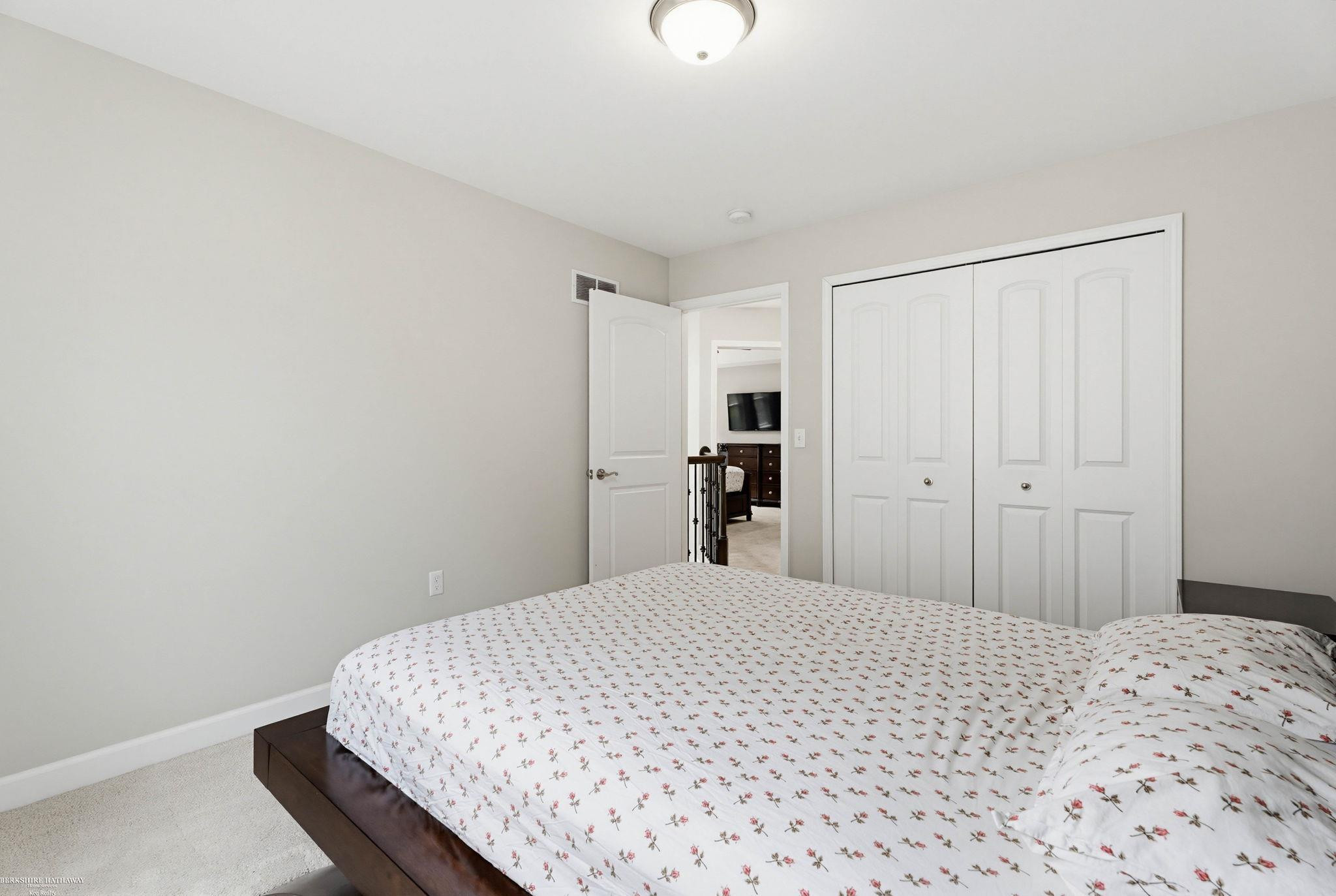4929 W Stonegate Circle, Lake Orion, MI — Photo 38