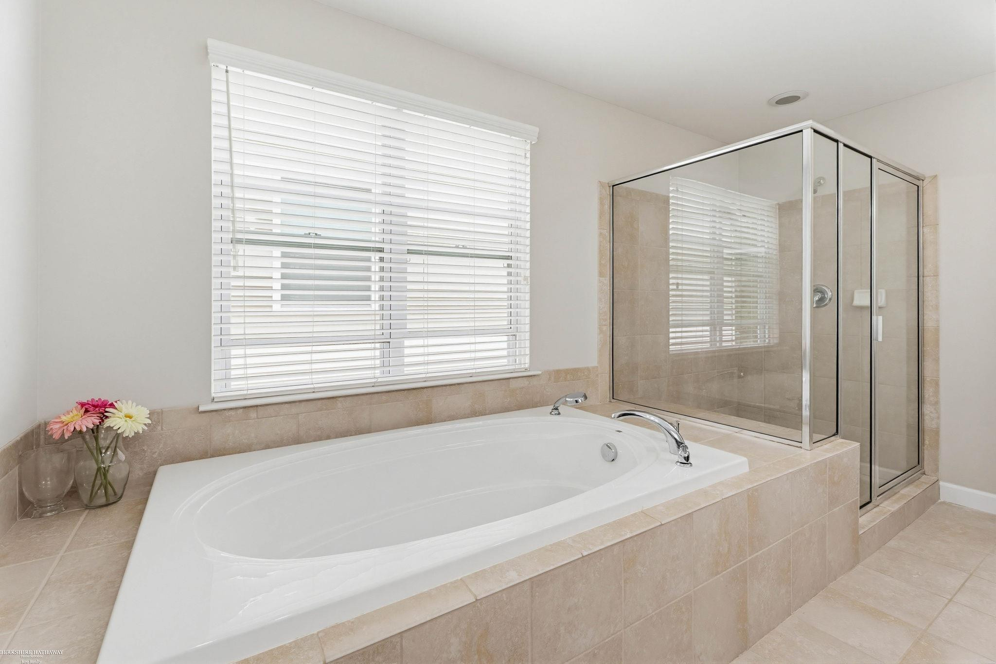 4929 W Stonegate Circle, Lake Orion, MI — Photo 44