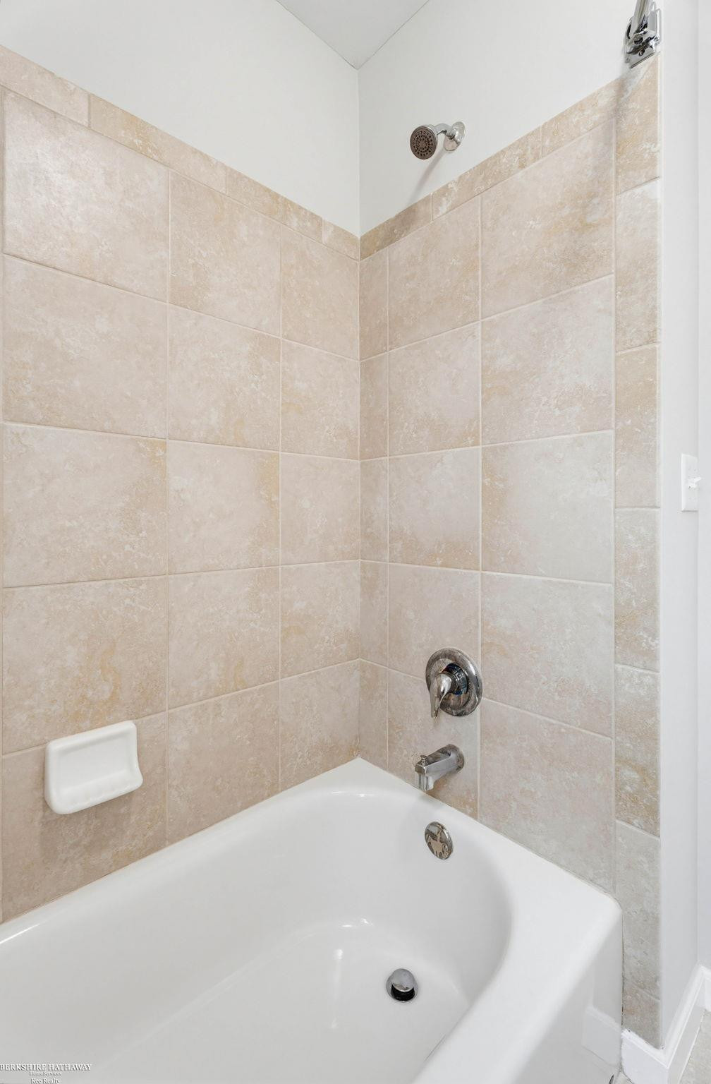 4929 W Stonegate Circle, Lake Orion, MI — Photo 53