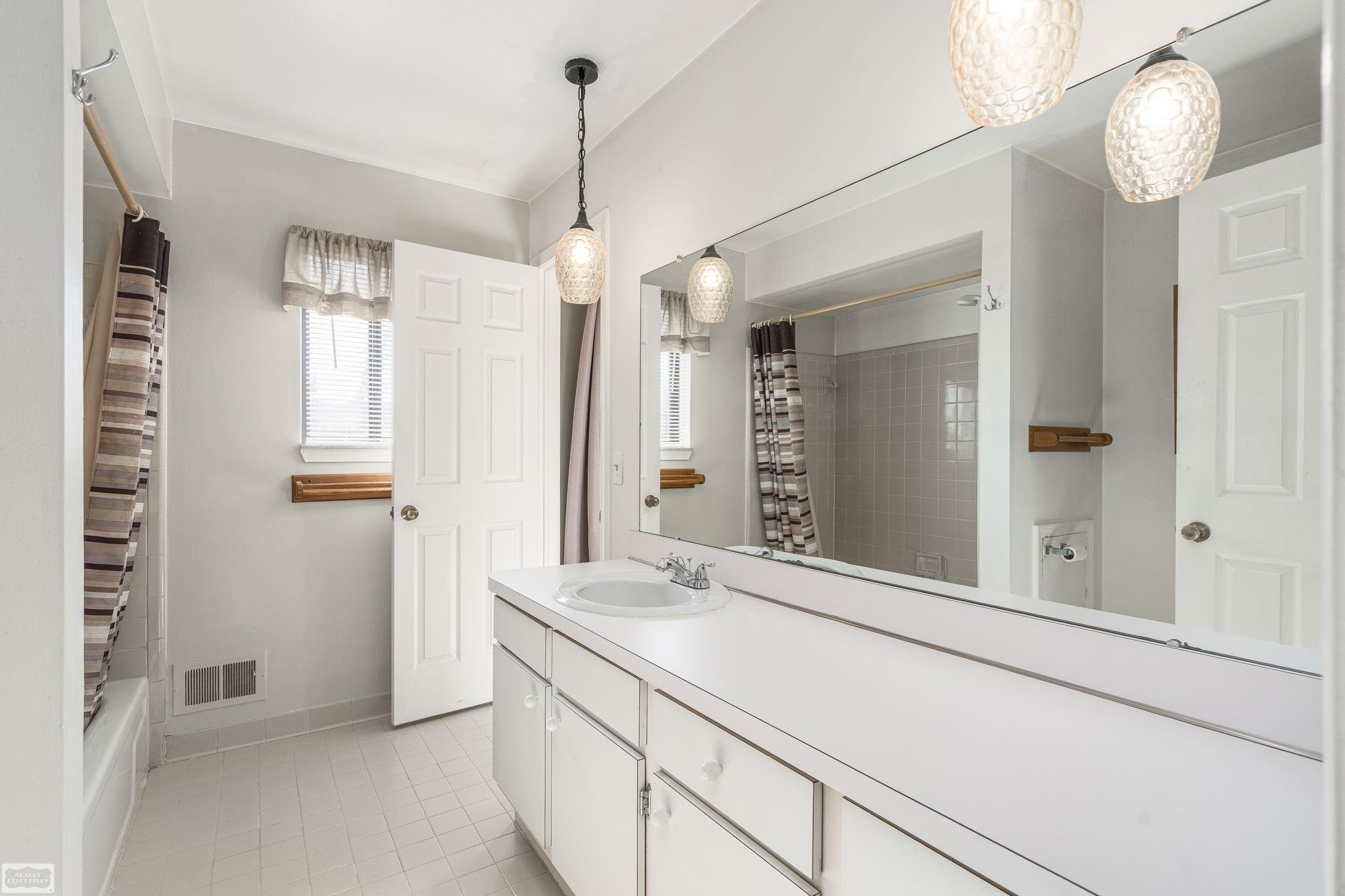 42699 Jonathan Place, Clinton Twp, MI 48038 — Photo 17
