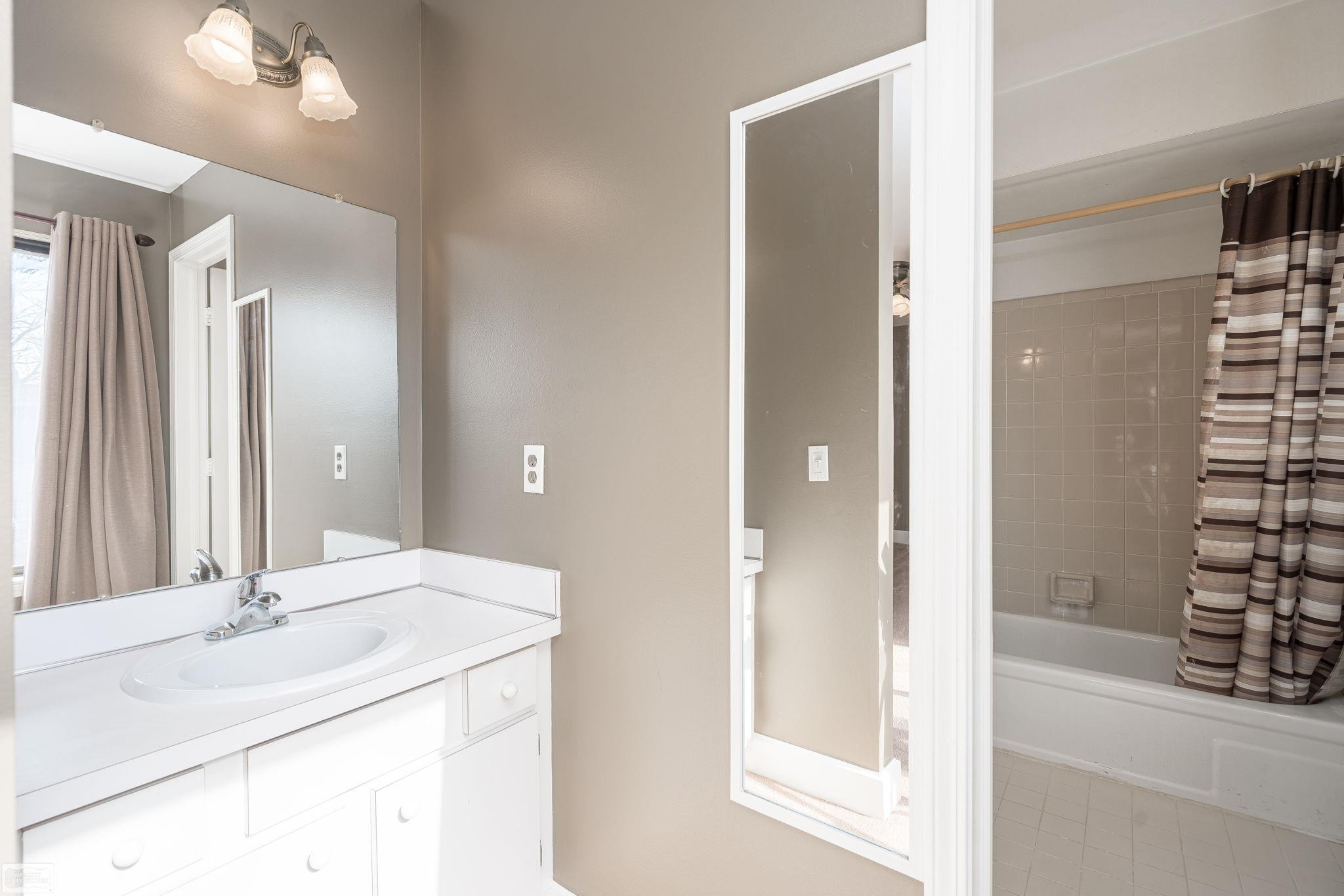42699 Jonathan Place, Clinton Twp, MI 48038 — Photo 24