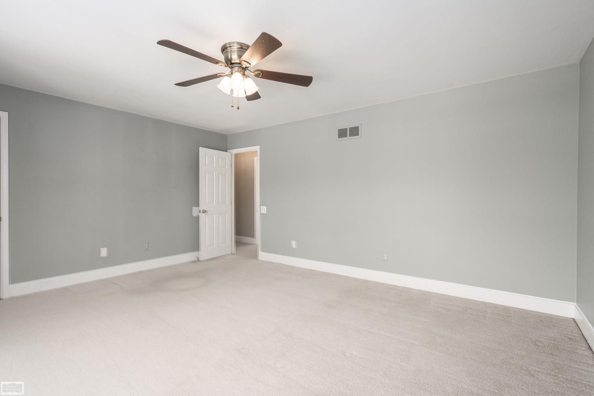 42699 Jonathan Place, Clinton Twp, MI 48038 — Photo 38