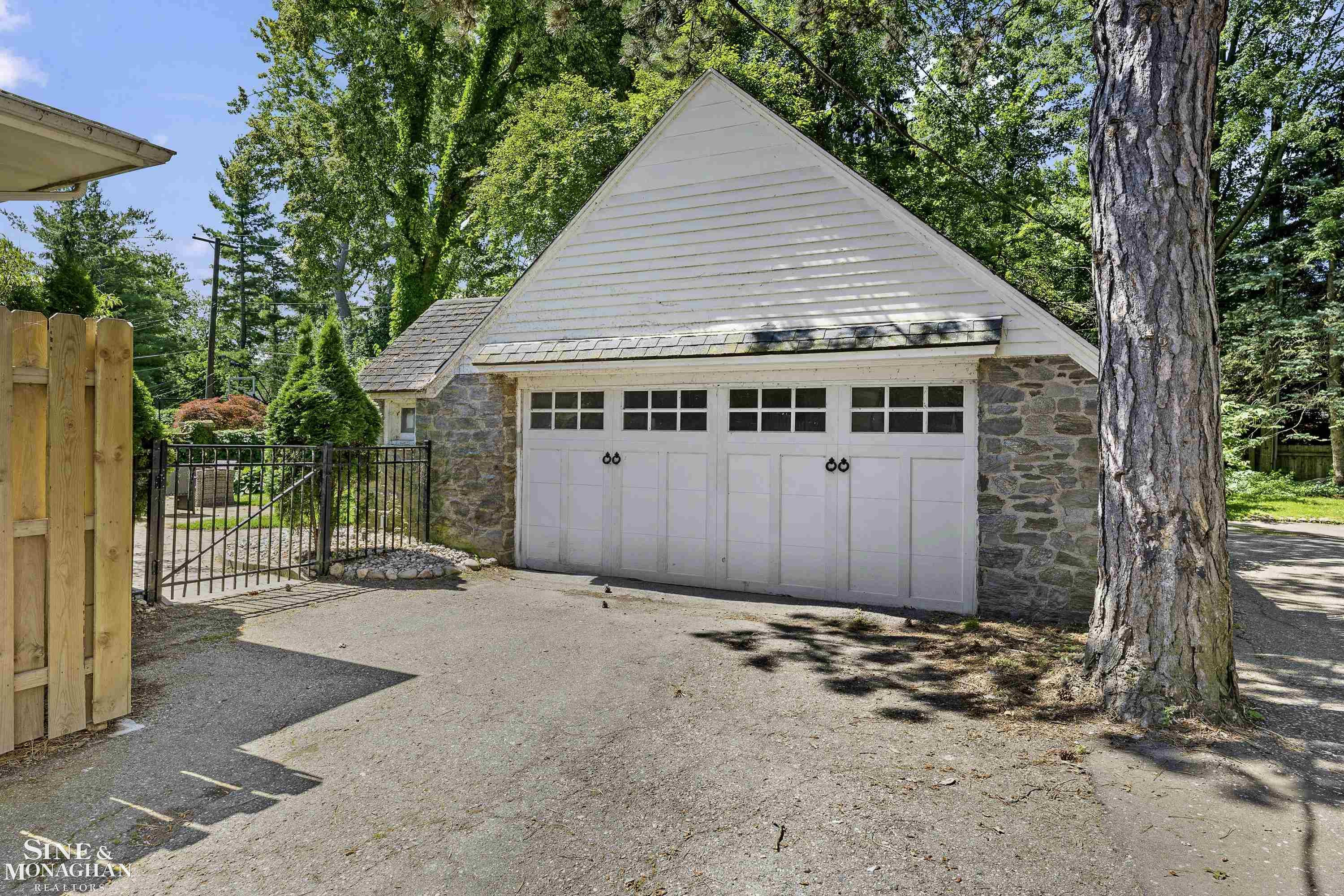 93 Merriweather Road, Grosse Pointe Farms, MI 48236 — Photo 61
