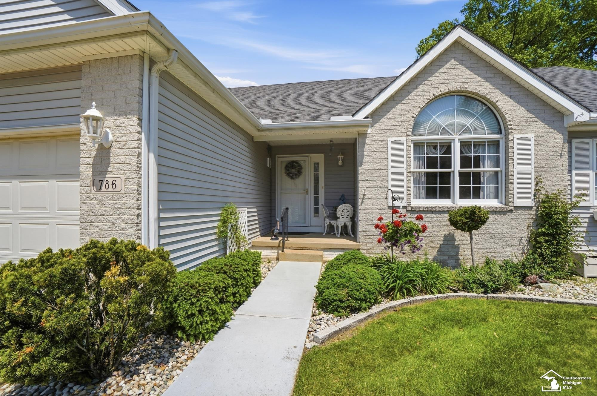 786 Santa Fe Court, Temperance, MI 48182 — Photo 2
