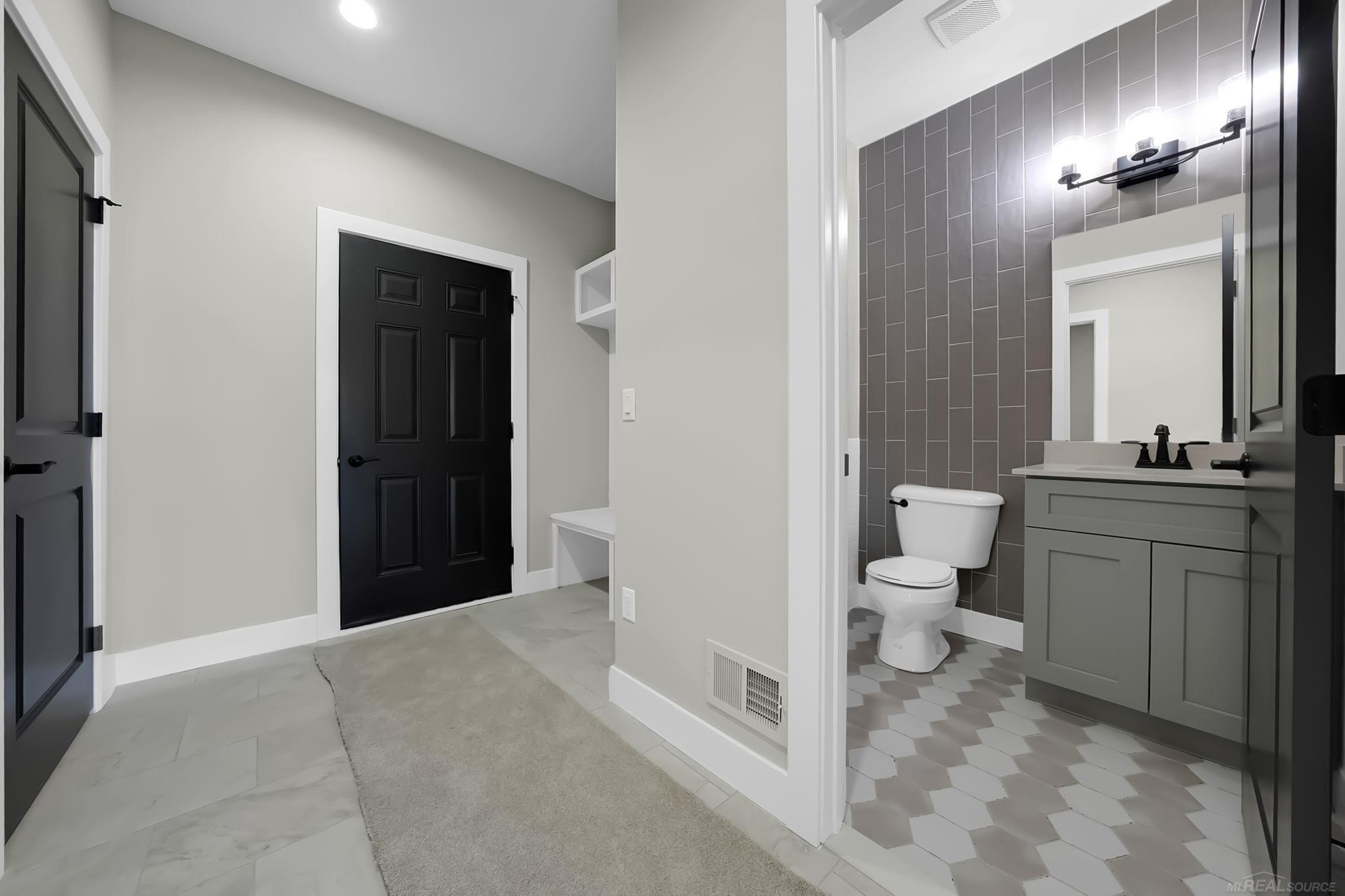 1127 Williamson Circle, Pontiac, MI 48340 — Photo 29