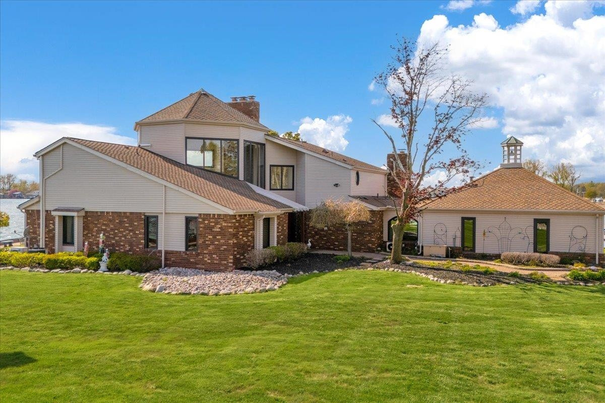 523 Lathrop Avenue, Algonac, MI 48001 — Photo 9