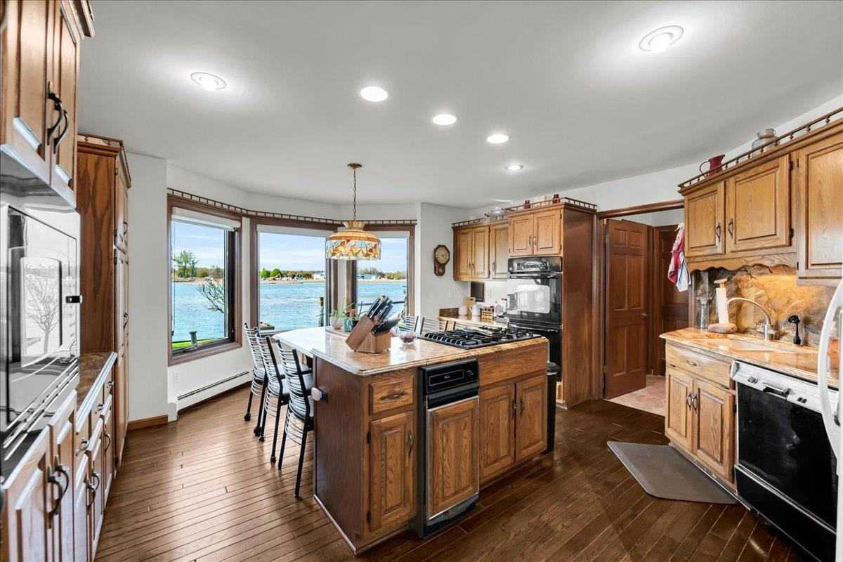 523 Lathrop Avenue, Algonac, MI 48001 — Photo 26