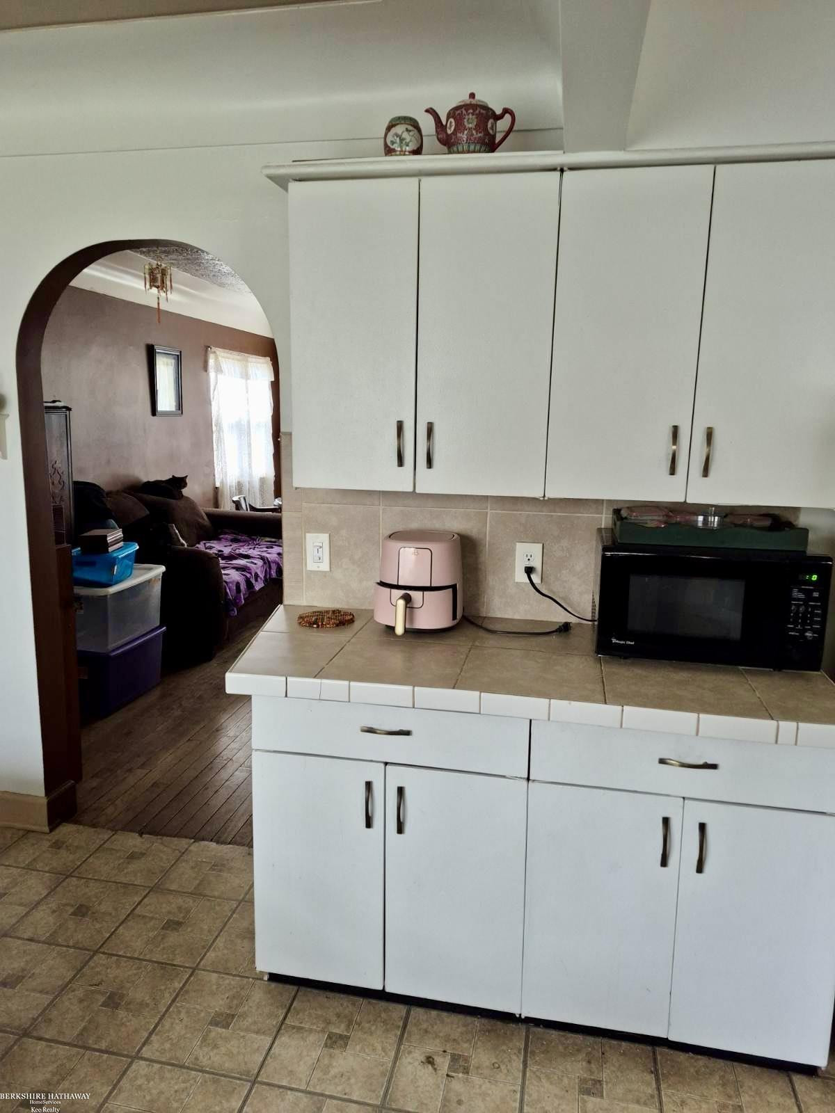 2044 E Bristol Road, Burton, MI 48529 — Photo 8