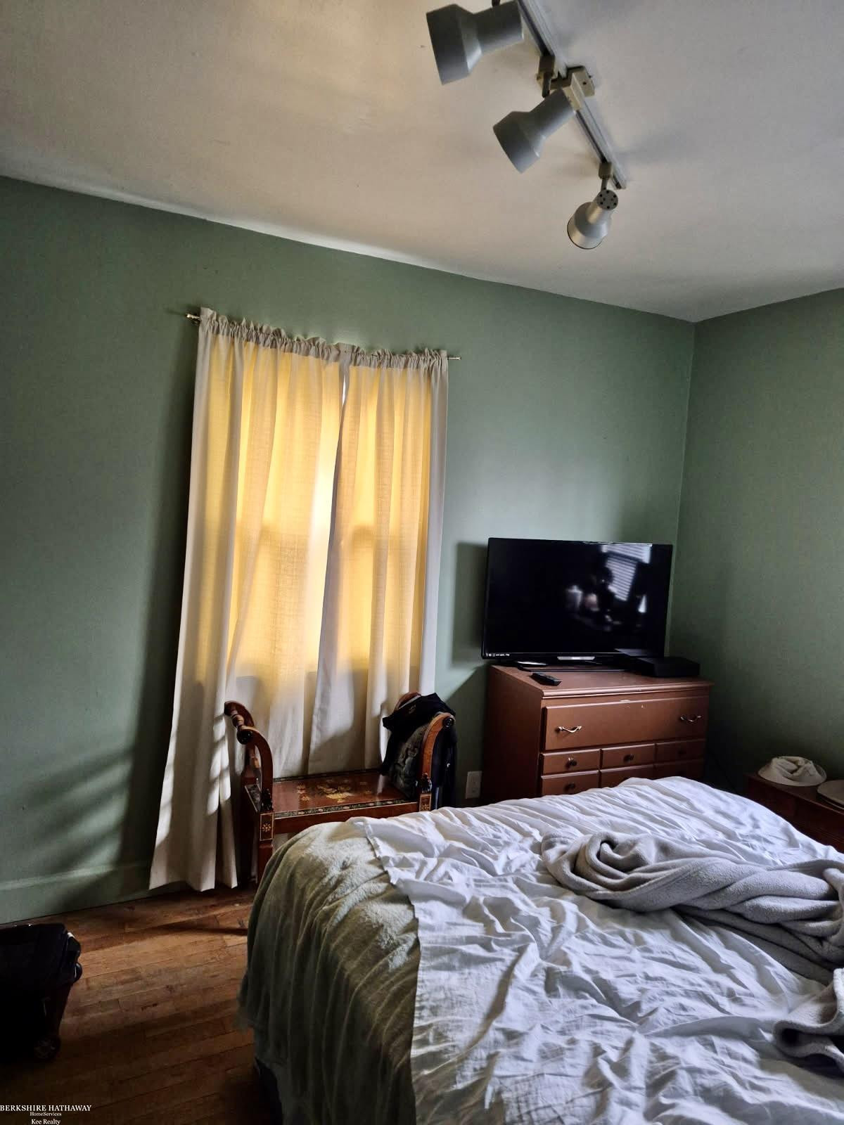 2044 E Bristol Road, Burton, MI 48529 — Photo 11