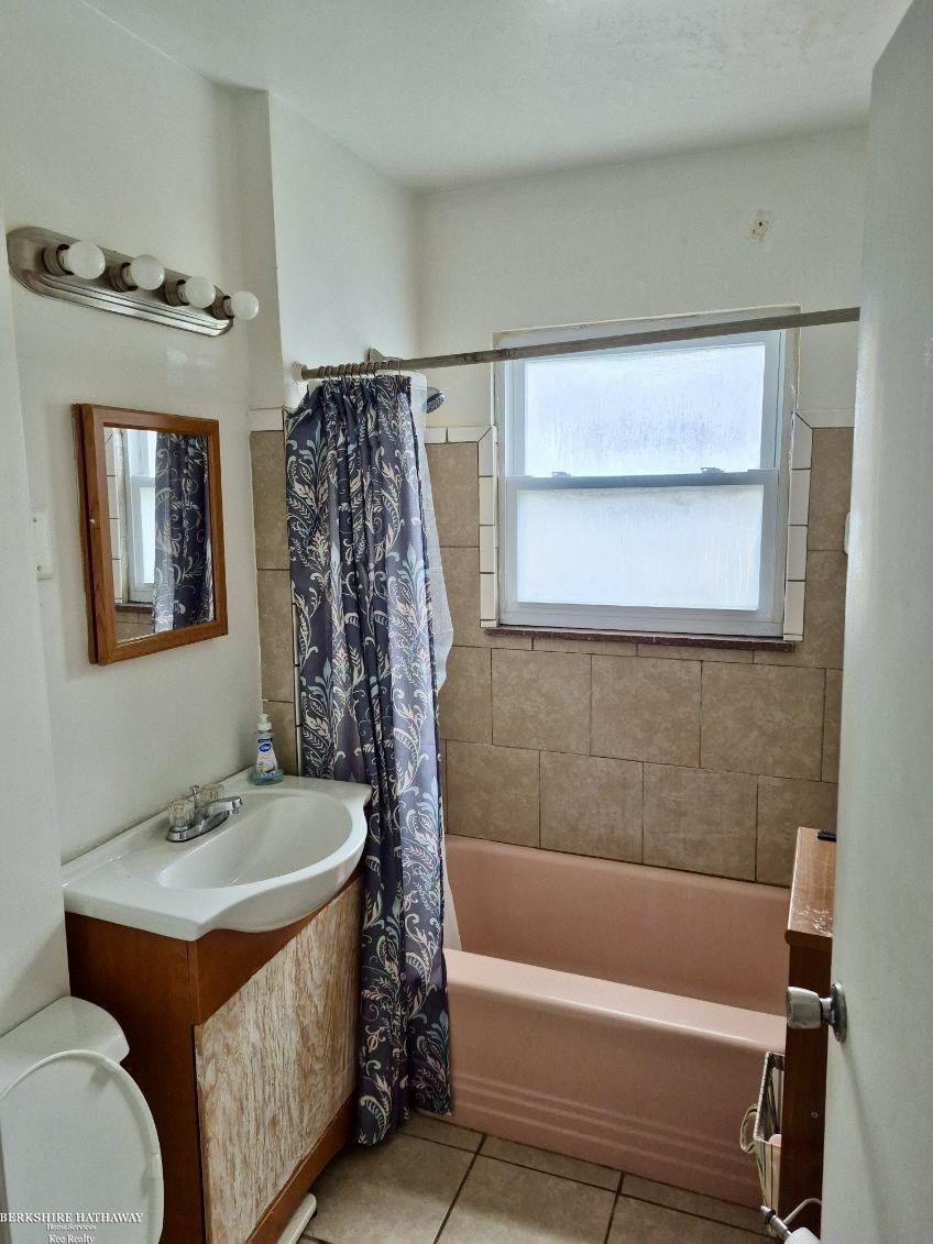 2044 E Bristol Road, Burton, MI 48529 — Photo 12