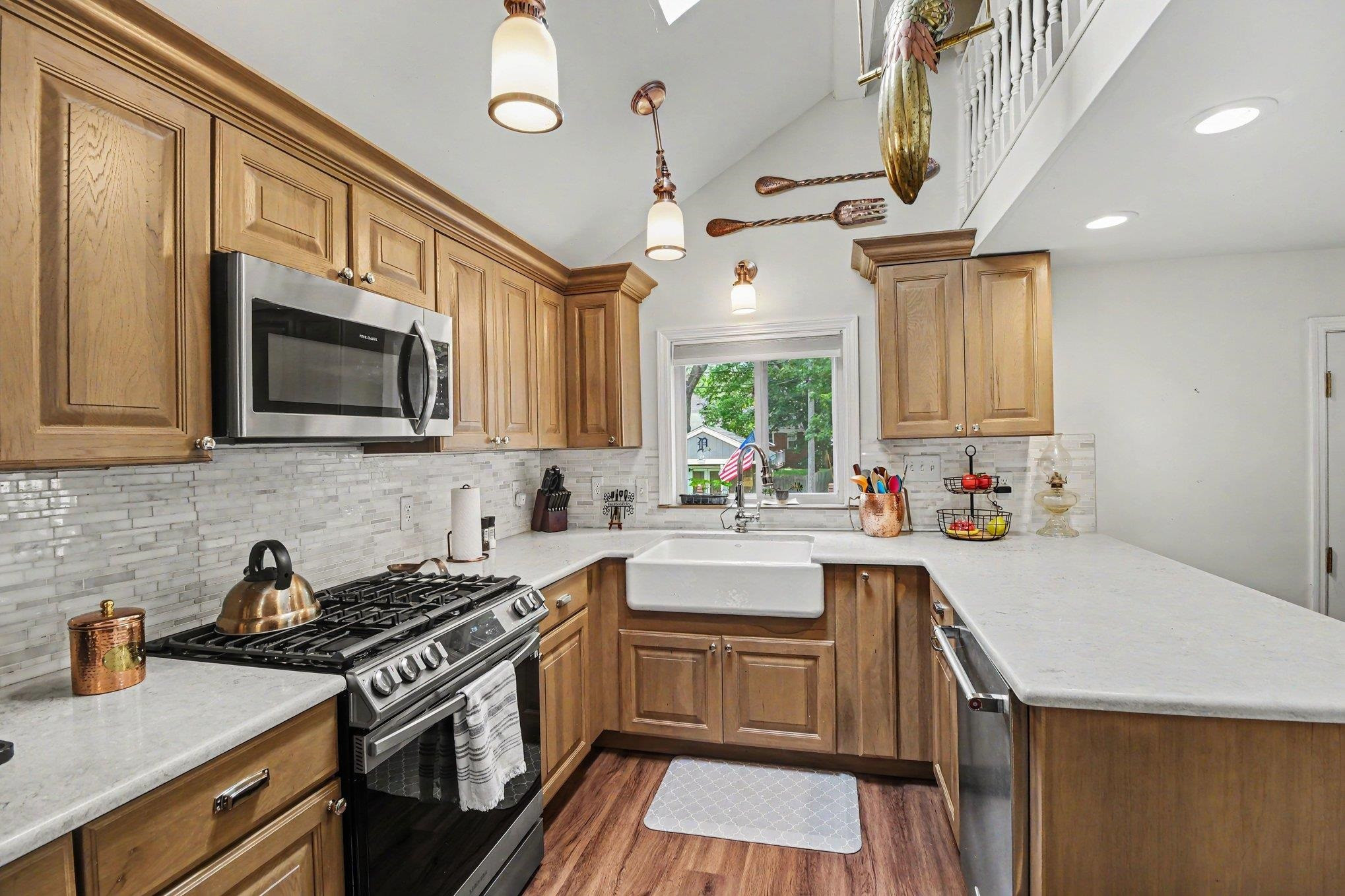 88 Hill Circle Drive, Waterford, MI 48328 — Photo 7