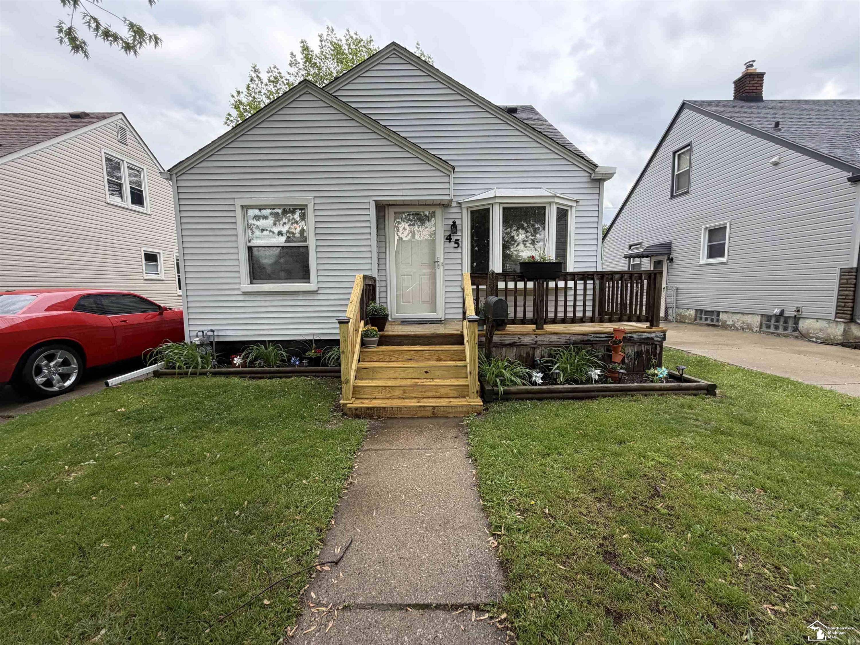 45 Cleveland Street, Trenton, MI 48183 — front exterior