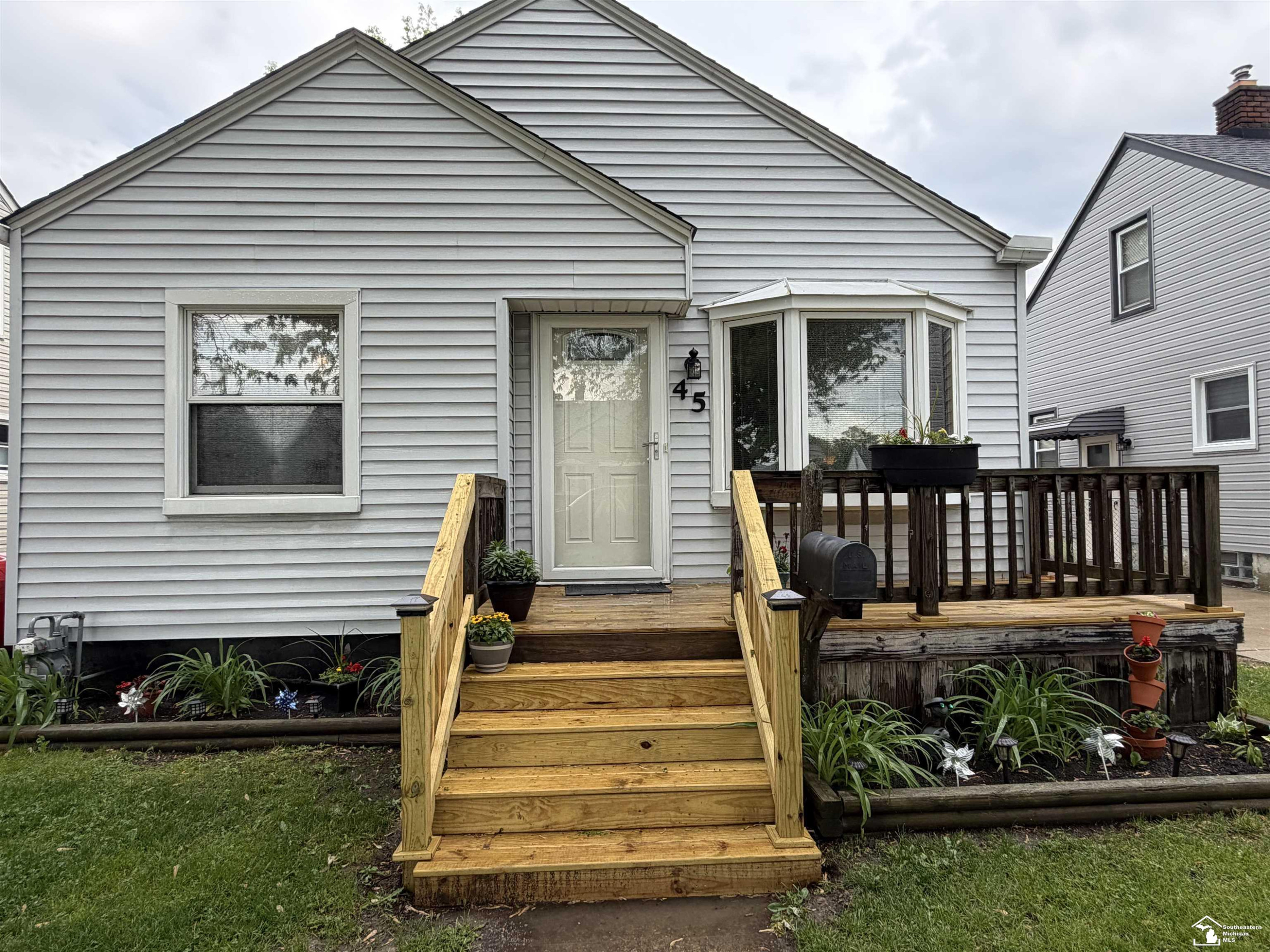 45 Cleveland Street, Trenton, MI 48183 — Photo 2