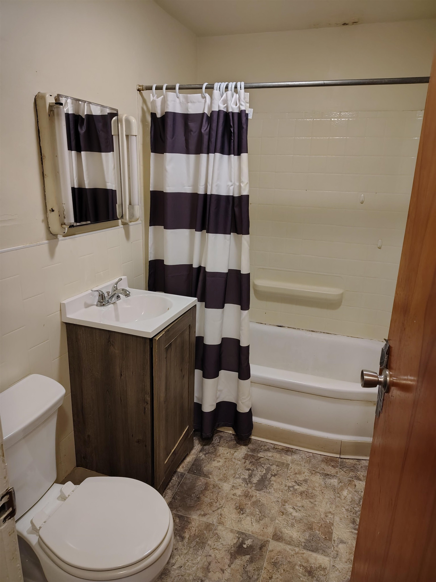 9485 Miller Road, Swartz Creek, MI 48473 — Photo 8
