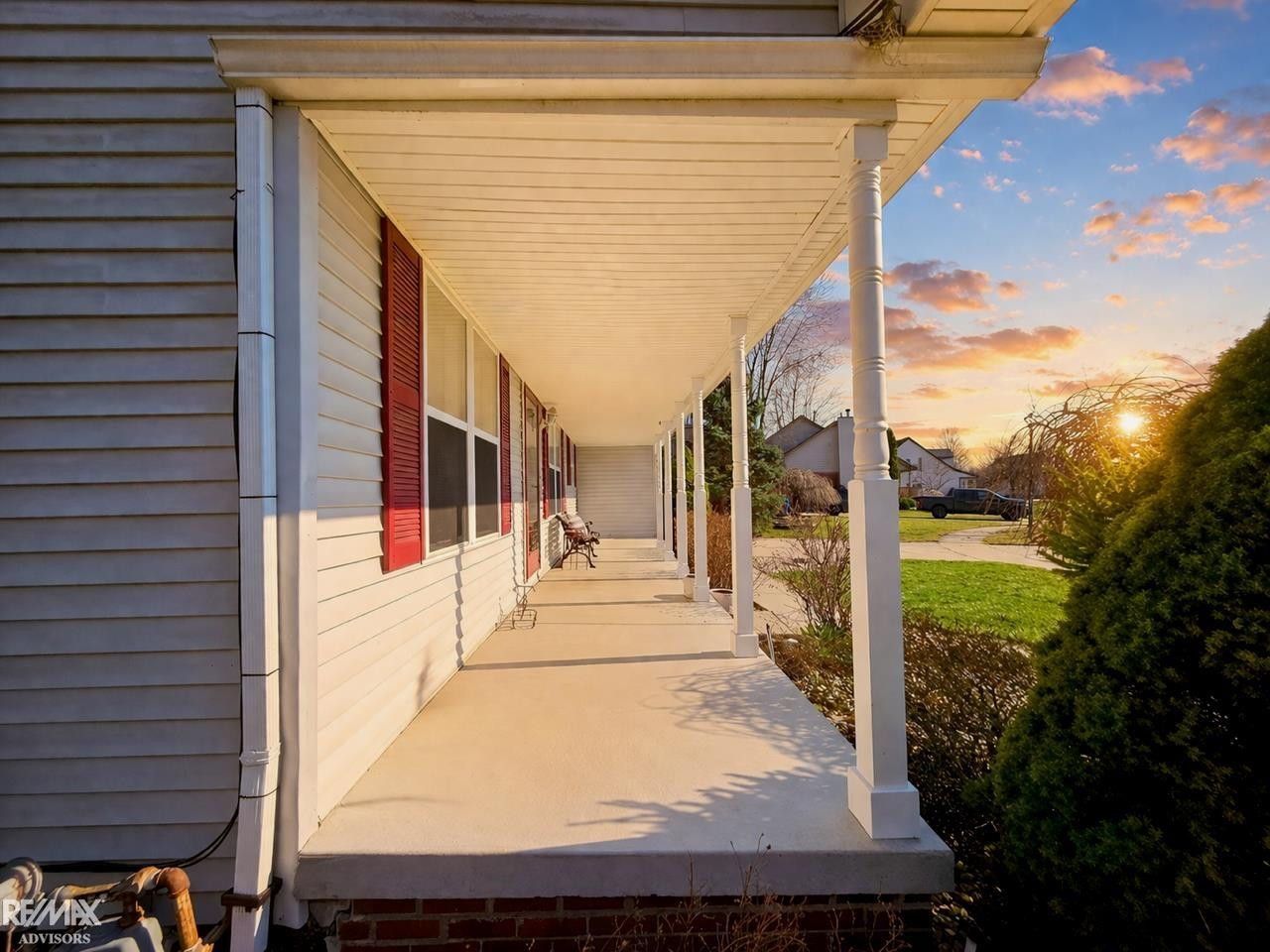 54690 Beacon Cove Circle, New Baltimore, MI 48047 — Photo 4