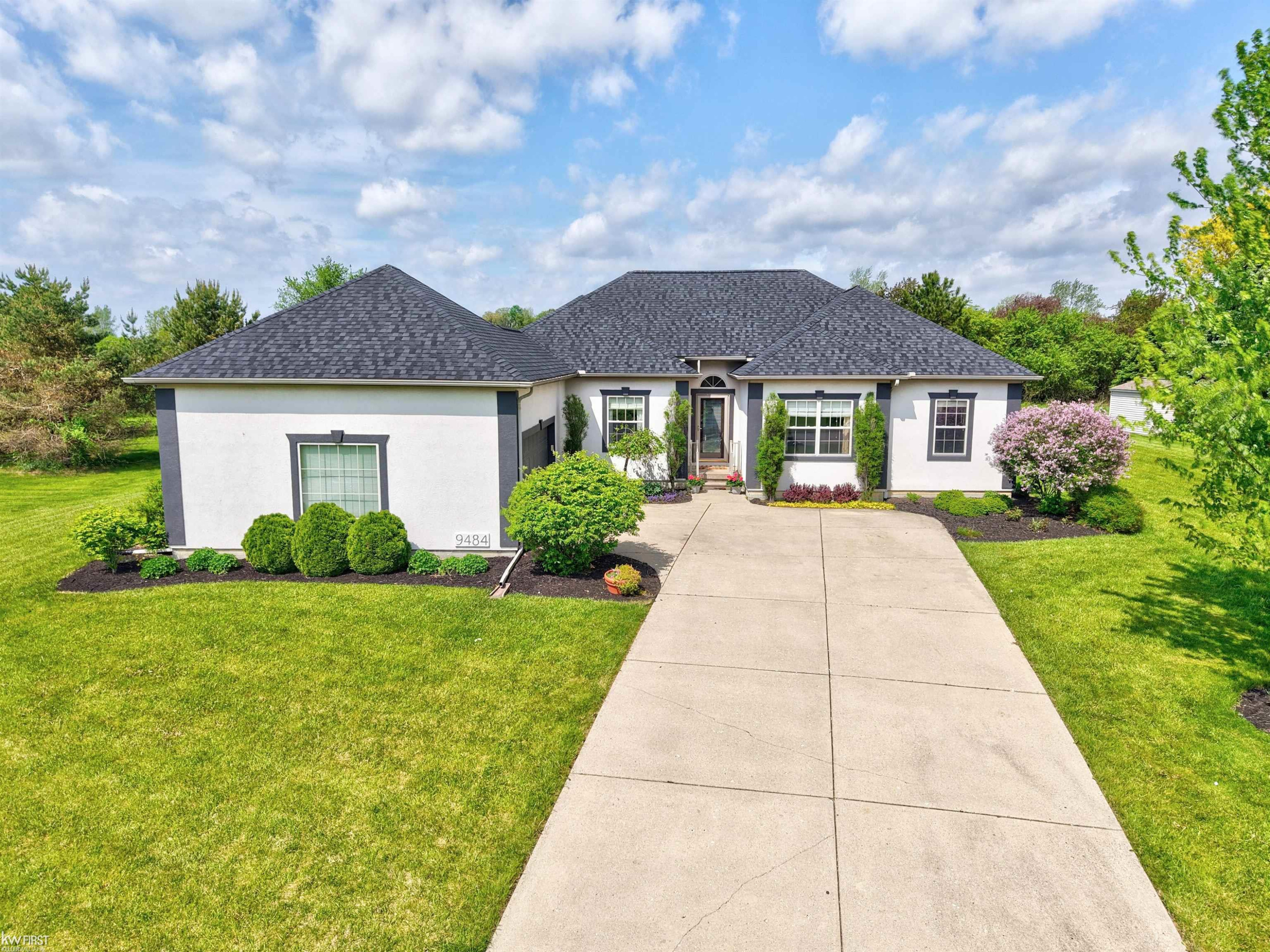 9484 Aspen View Drive, Grand Blanc, MI 48439 — front exterior