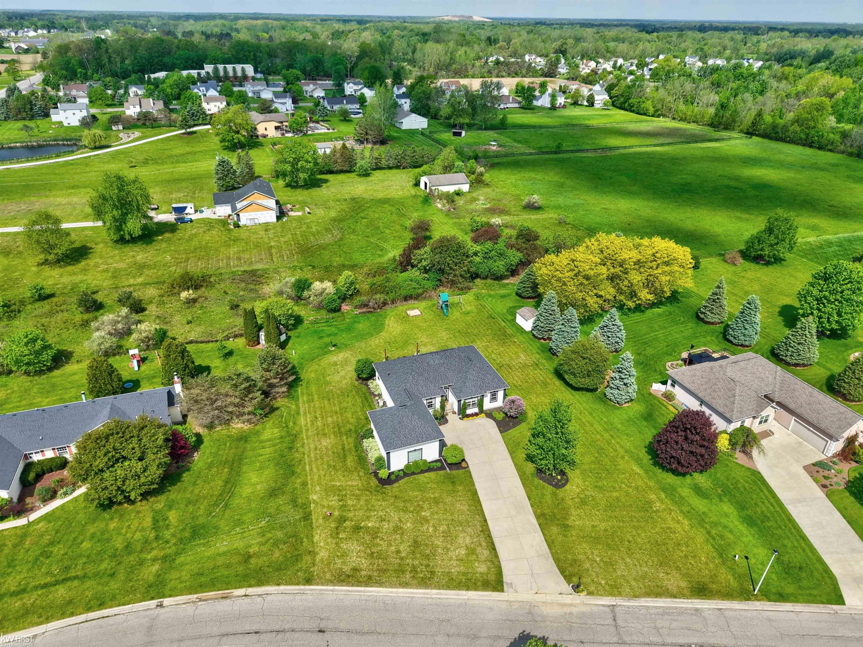 9484 Aspen View Drive, Grand Blanc, MI 48439 — Photo 6