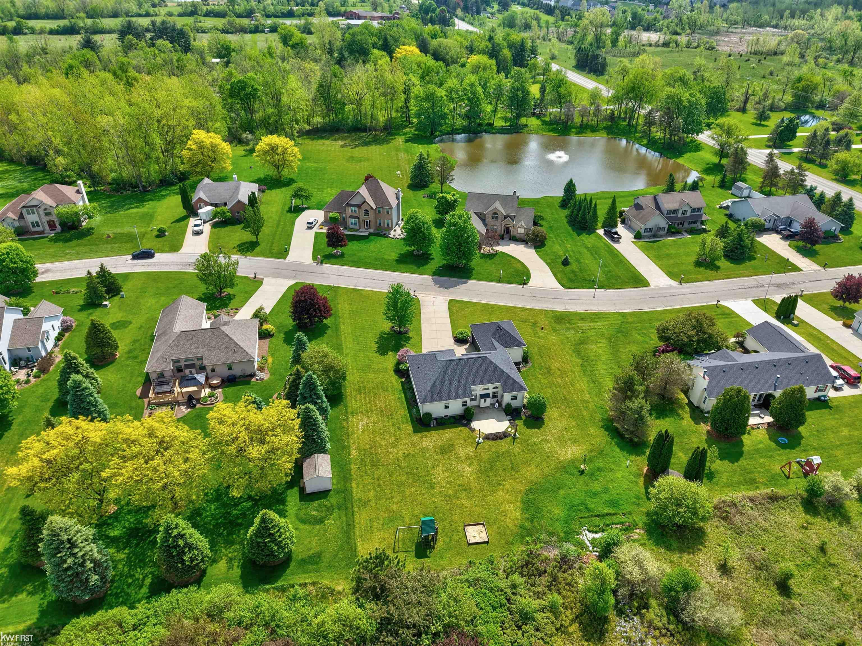 9484 Aspen View Drive, Grand Blanc, MI 48439 — Photo 7
