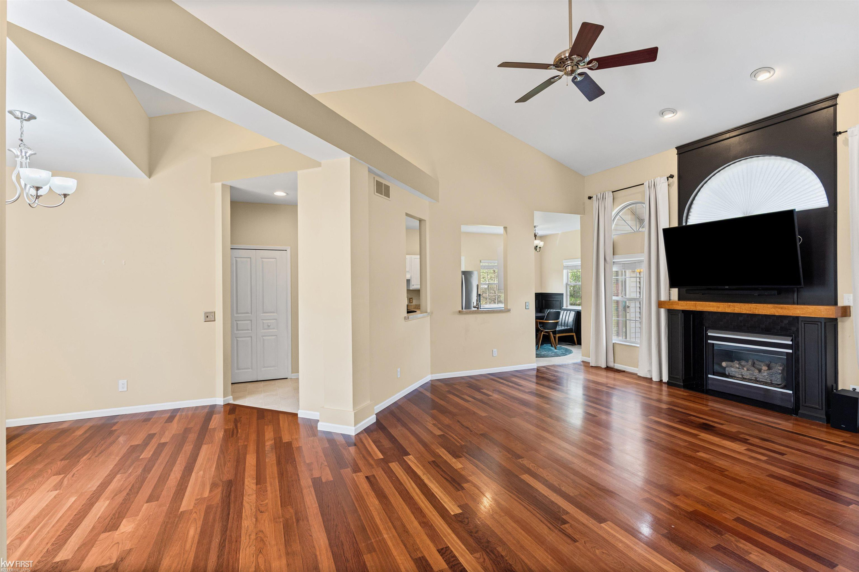 9484 Aspen View Drive, Grand Blanc, MI 48439 — Photo 8