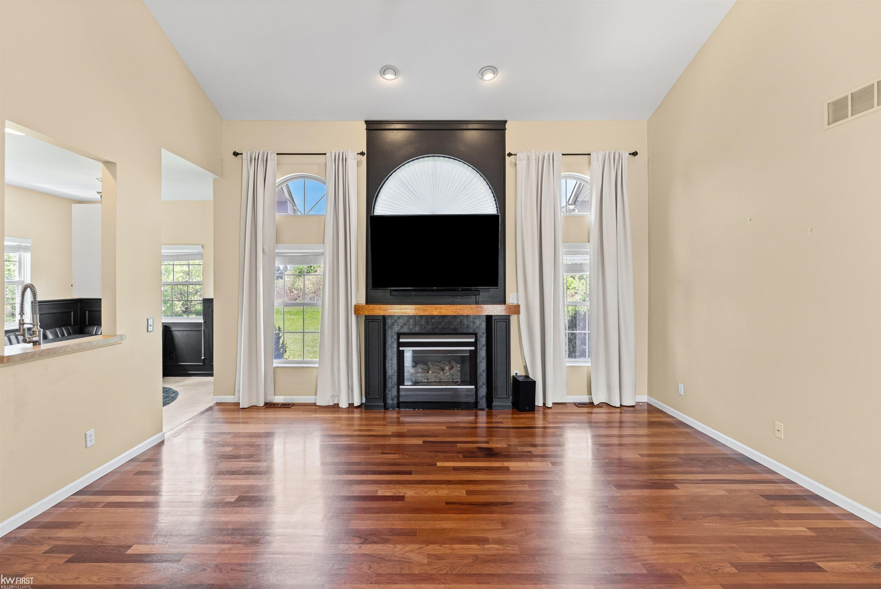 9484 Aspen View Drive, Grand Blanc, MI 48439 — Photo 9