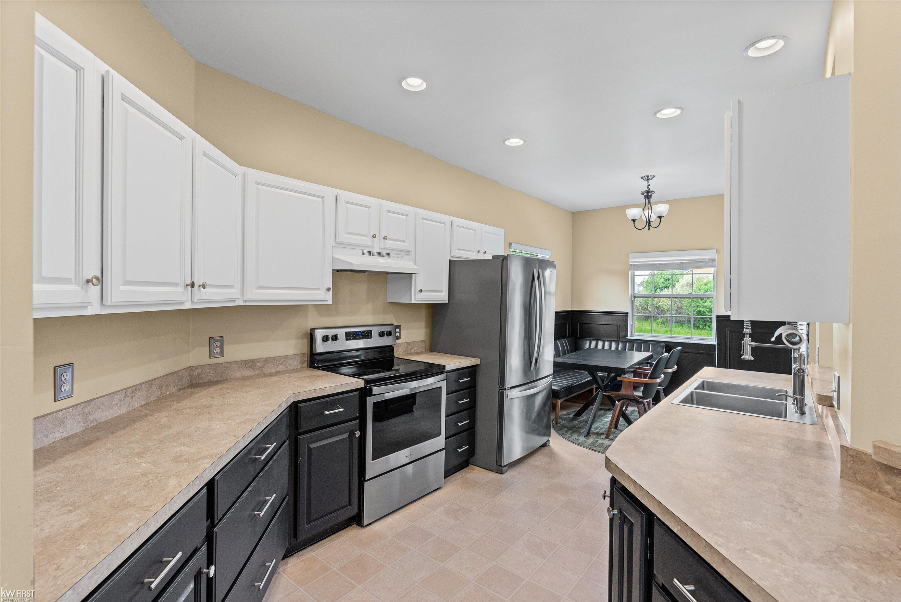 9484 Aspen View Drive, Grand Blanc, MI 48439 — Photo 11