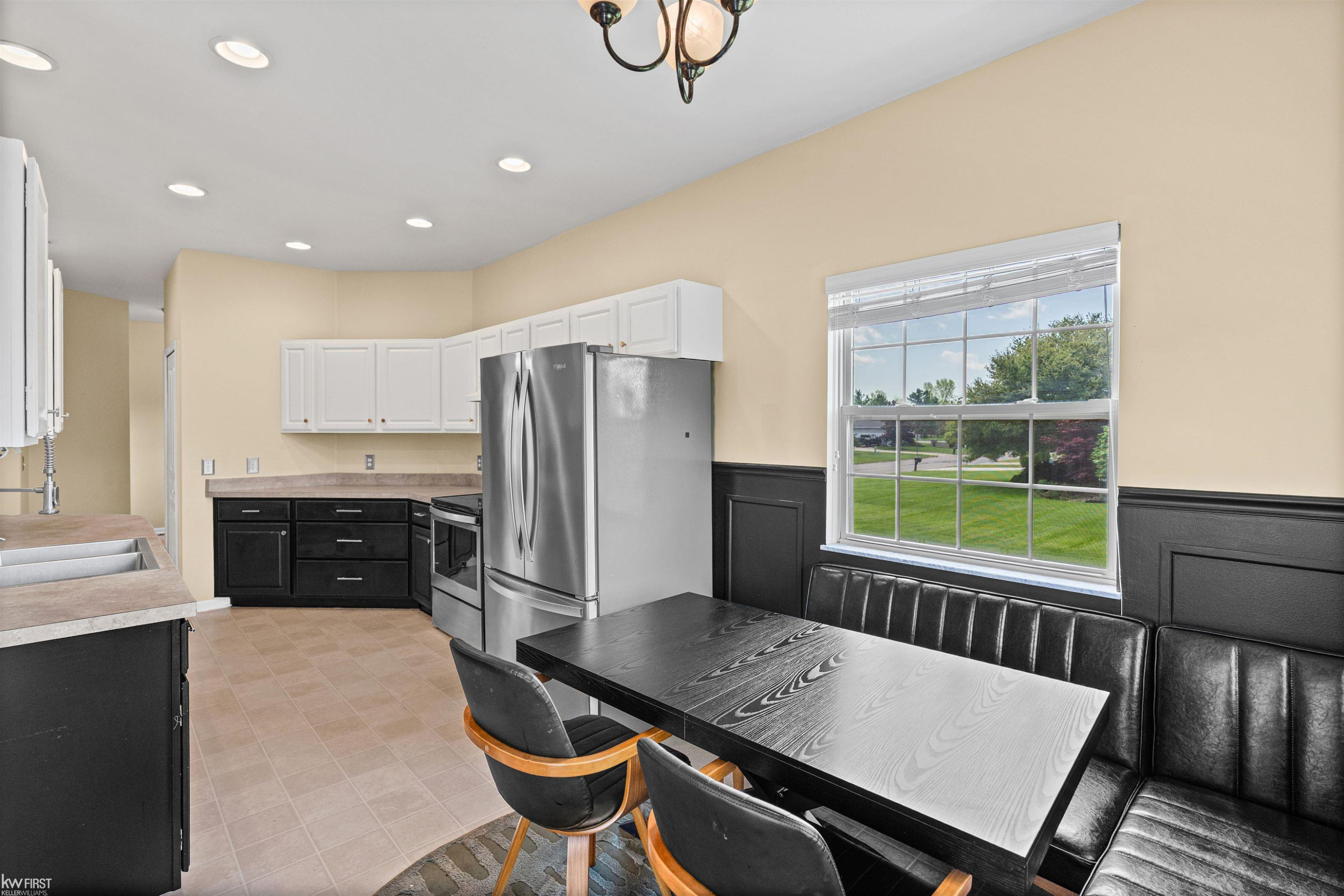 9484 Aspen View Drive, Grand Blanc, MI 48439 — Photo 16
