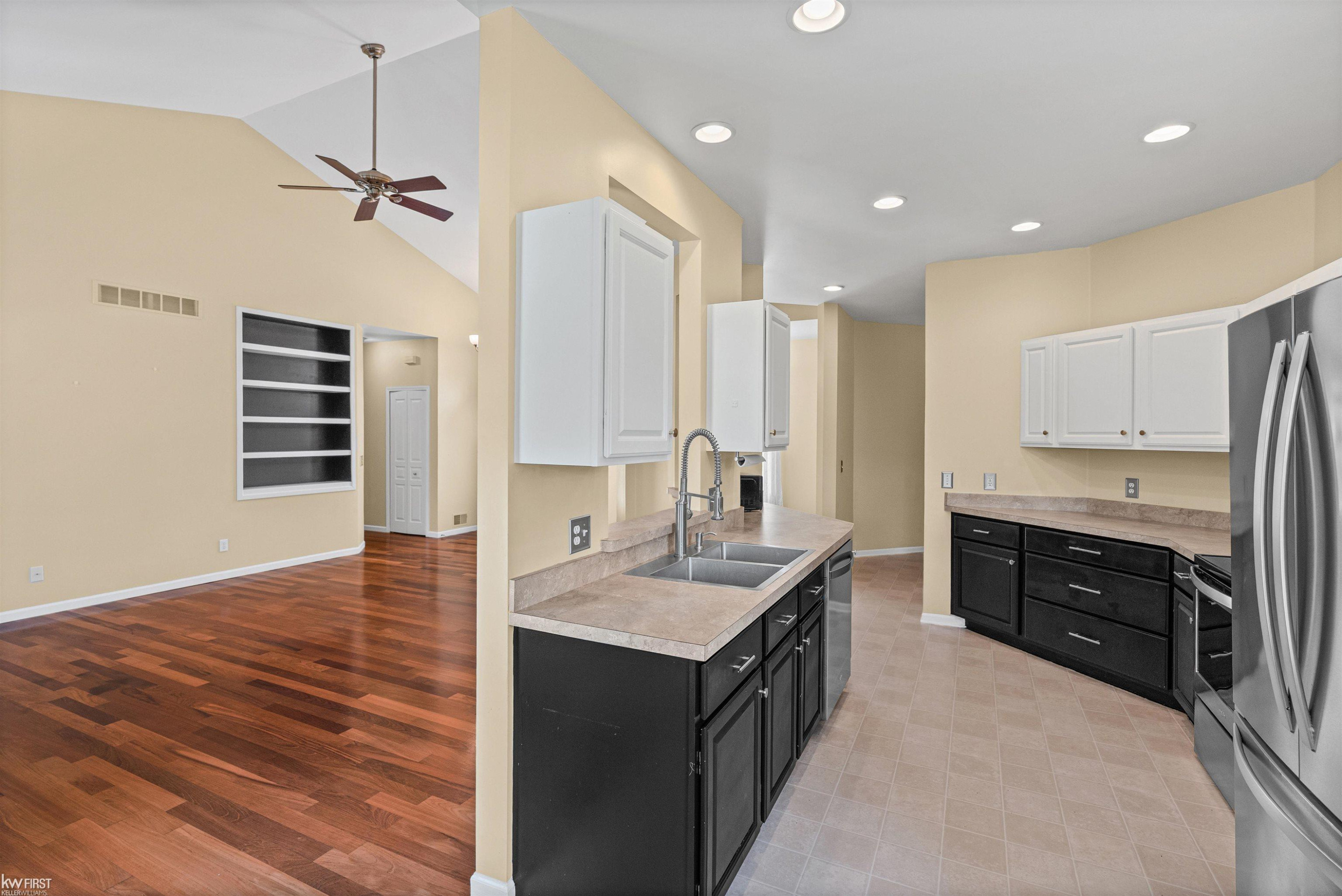 9484 Aspen View Drive, Grand Blanc, MI 48439 — Photo 17