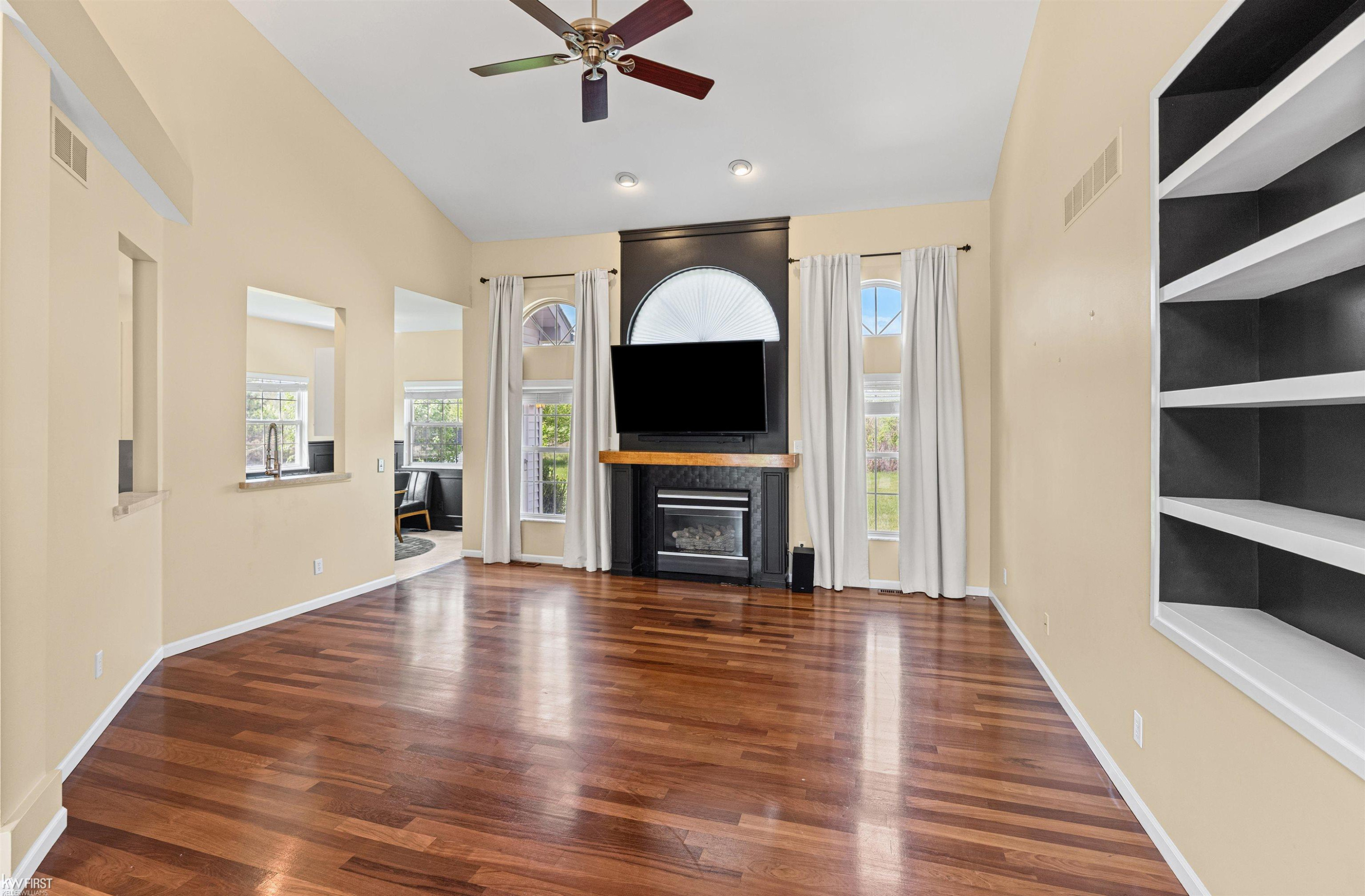 9484 Aspen View Drive, Grand Blanc, MI 48439 — Photo 23