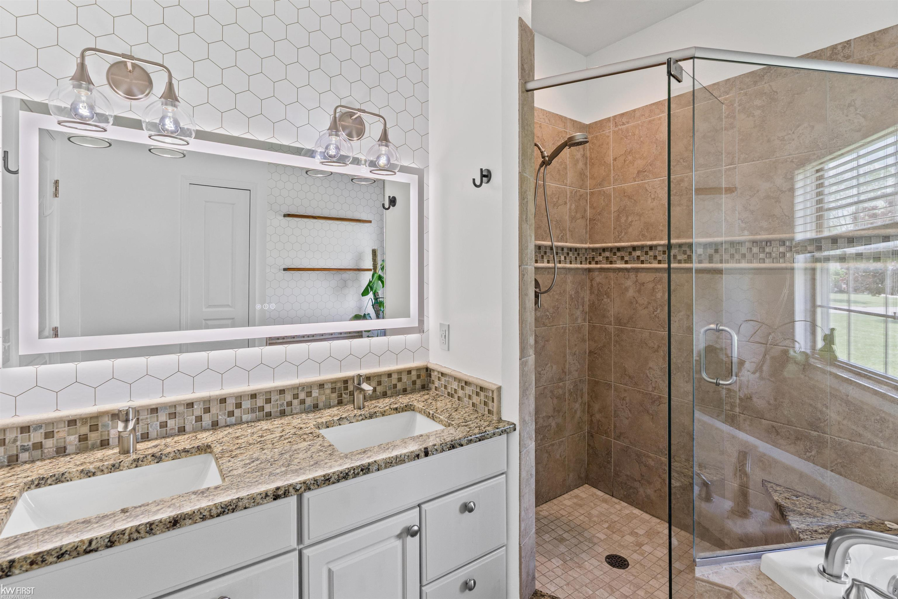 9484 Aspen View Drive, Grand Blanc, MI 48439 — Photo 30