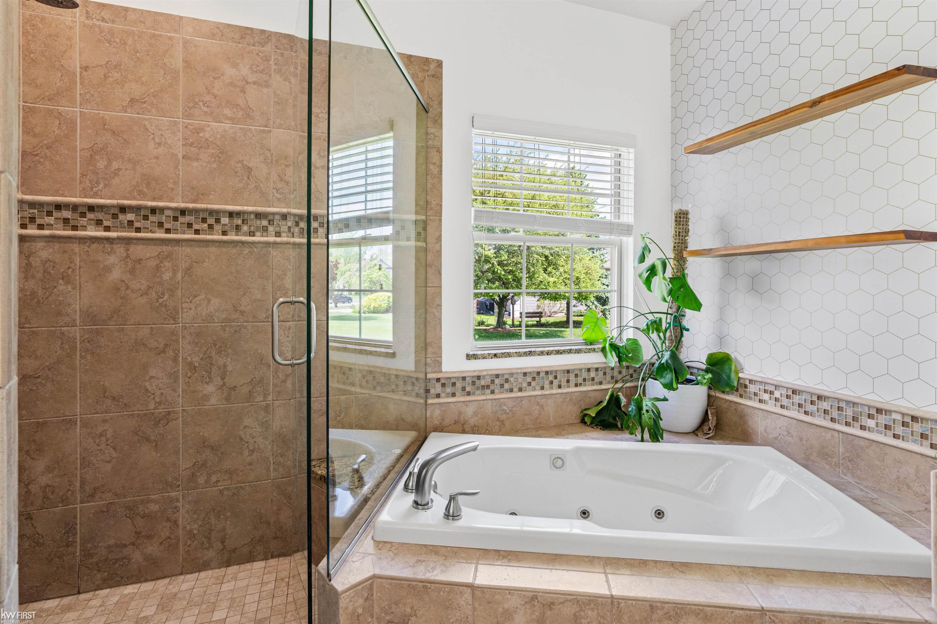 9484 Aspen View Drive, Grand Blanc, MI 48439 — Photo 32