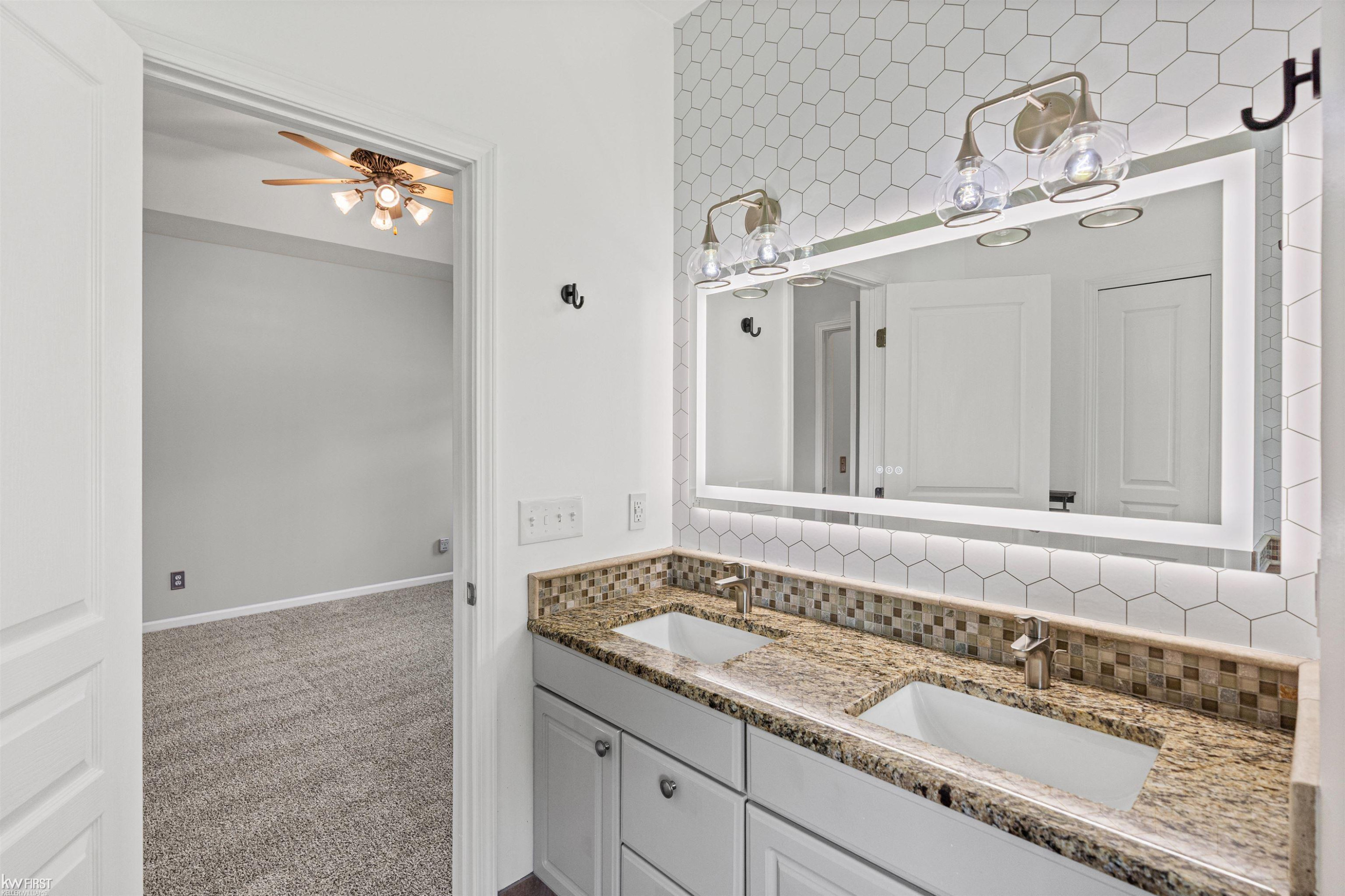 9484 Aspen View Drive, Grand Blanc, MI 48439 — Photo 33
