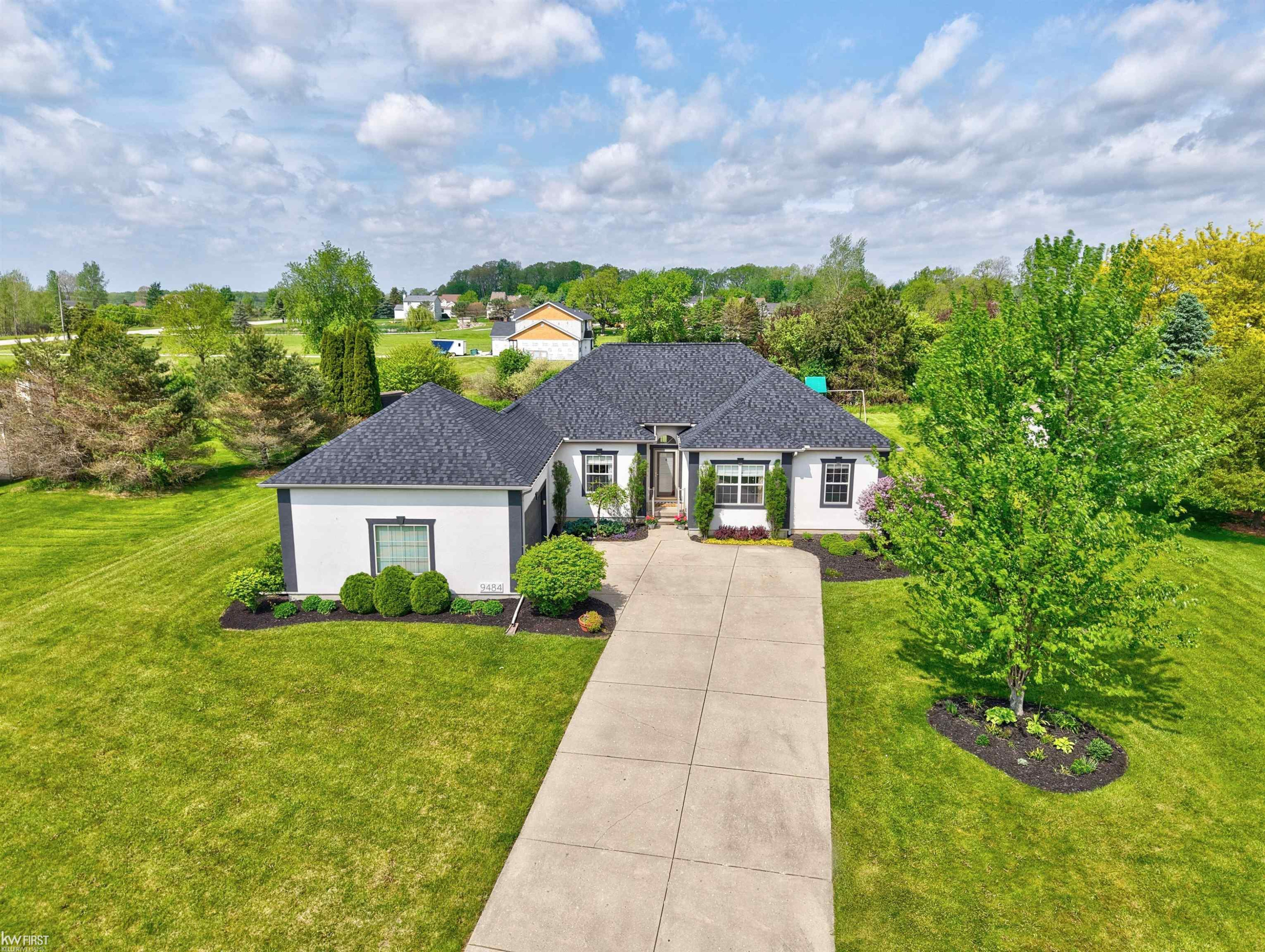 9484 Aspen View Drive, Grand Blanc, MI 48439 — Photo 47