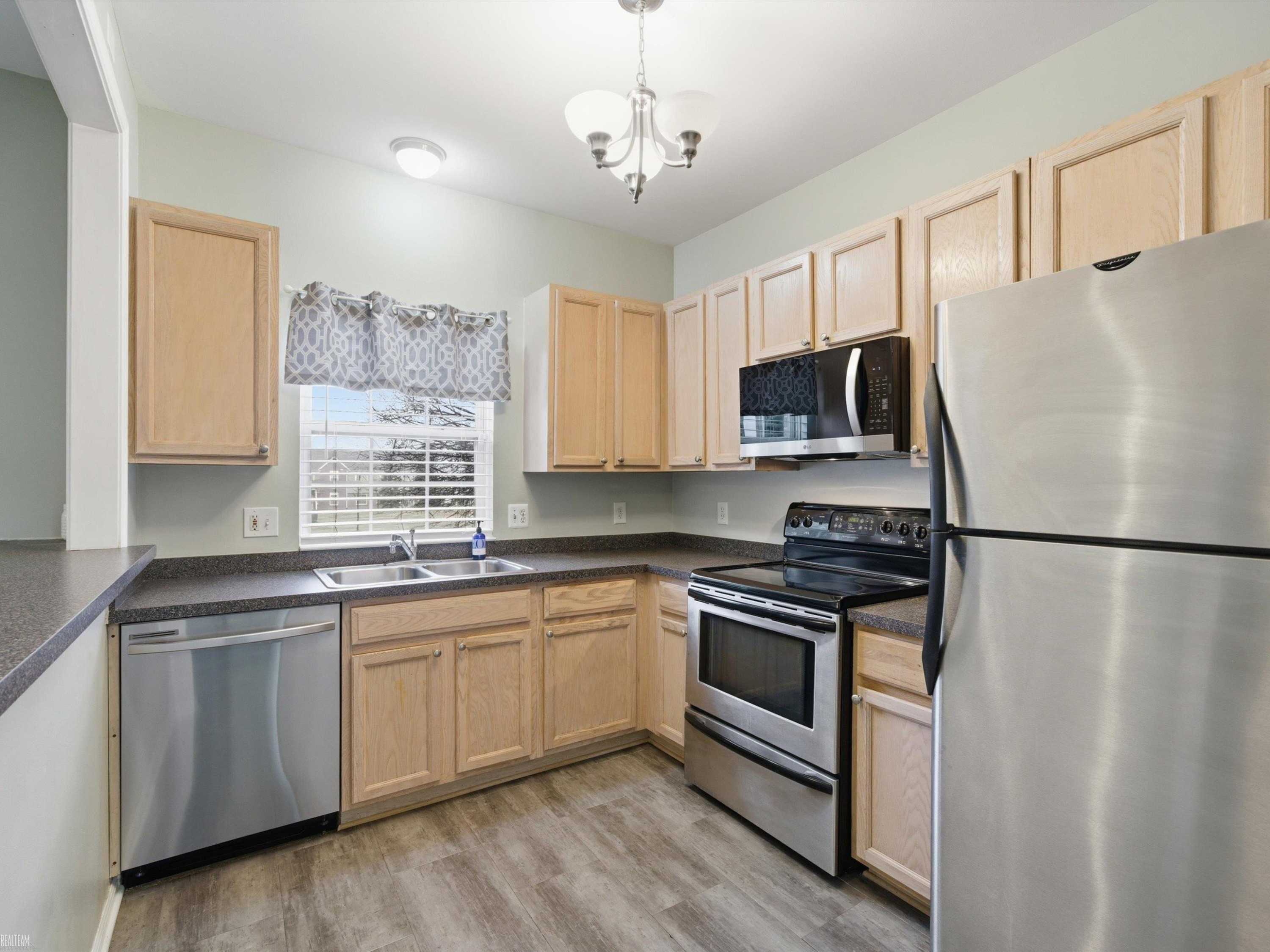 1985 Monarch Drive, Shelby Twp, MI 48316 — Photo 12