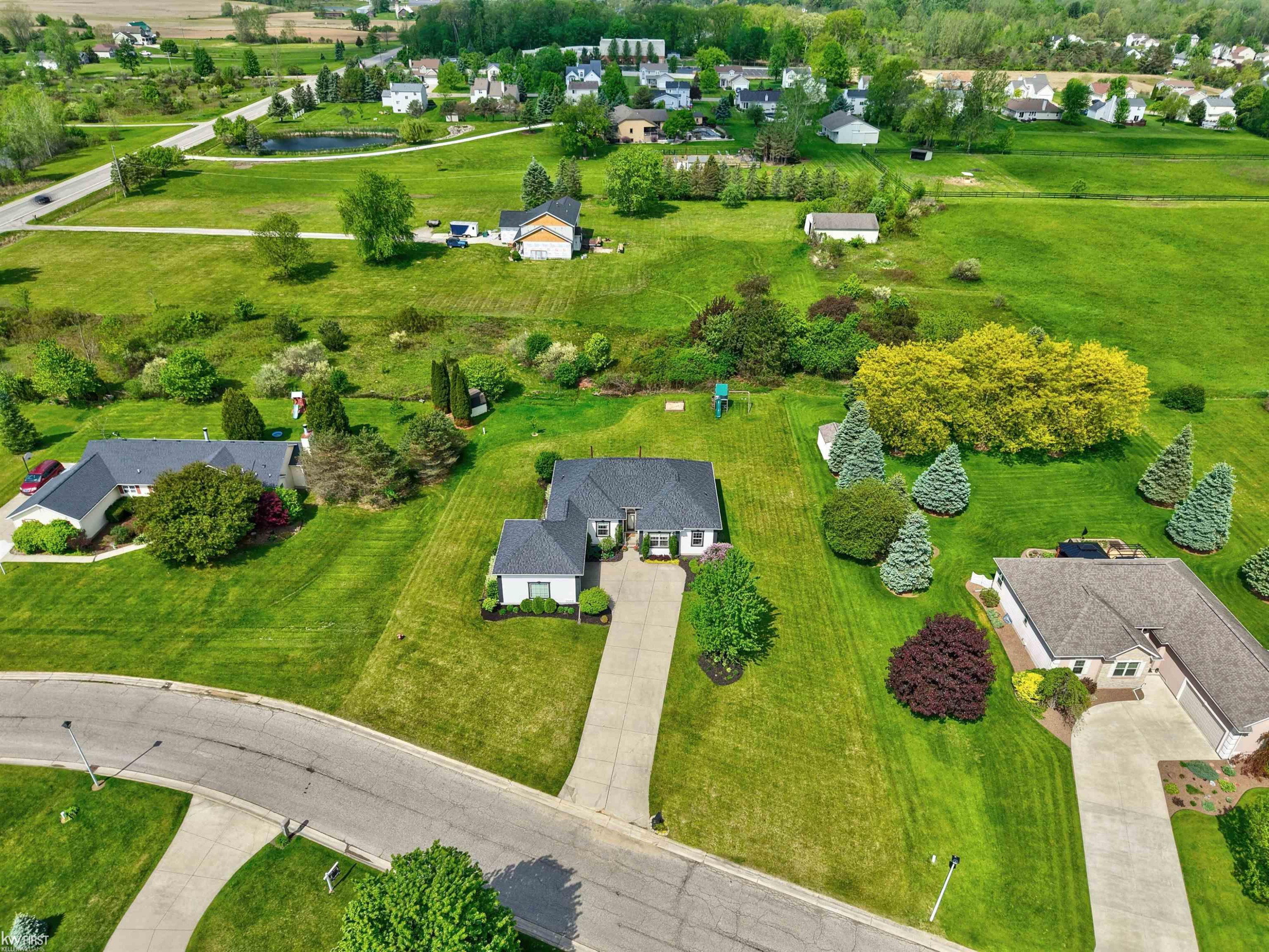 9484 Aspen View Drive, Grand Blanc, MI 48439 — Photo 57