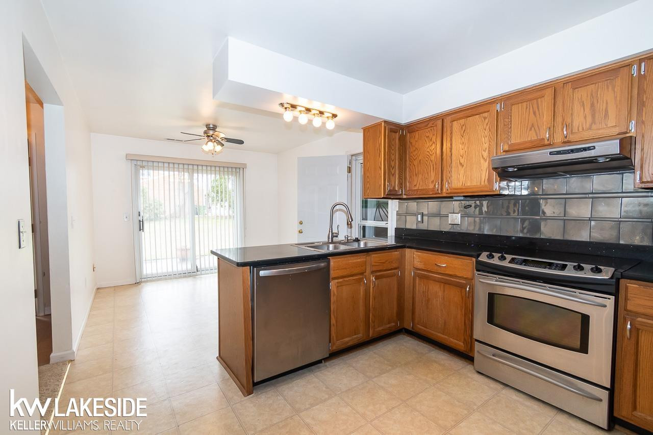45297 Universal Court, Shelby Twp, MI 48317 — Photo 3