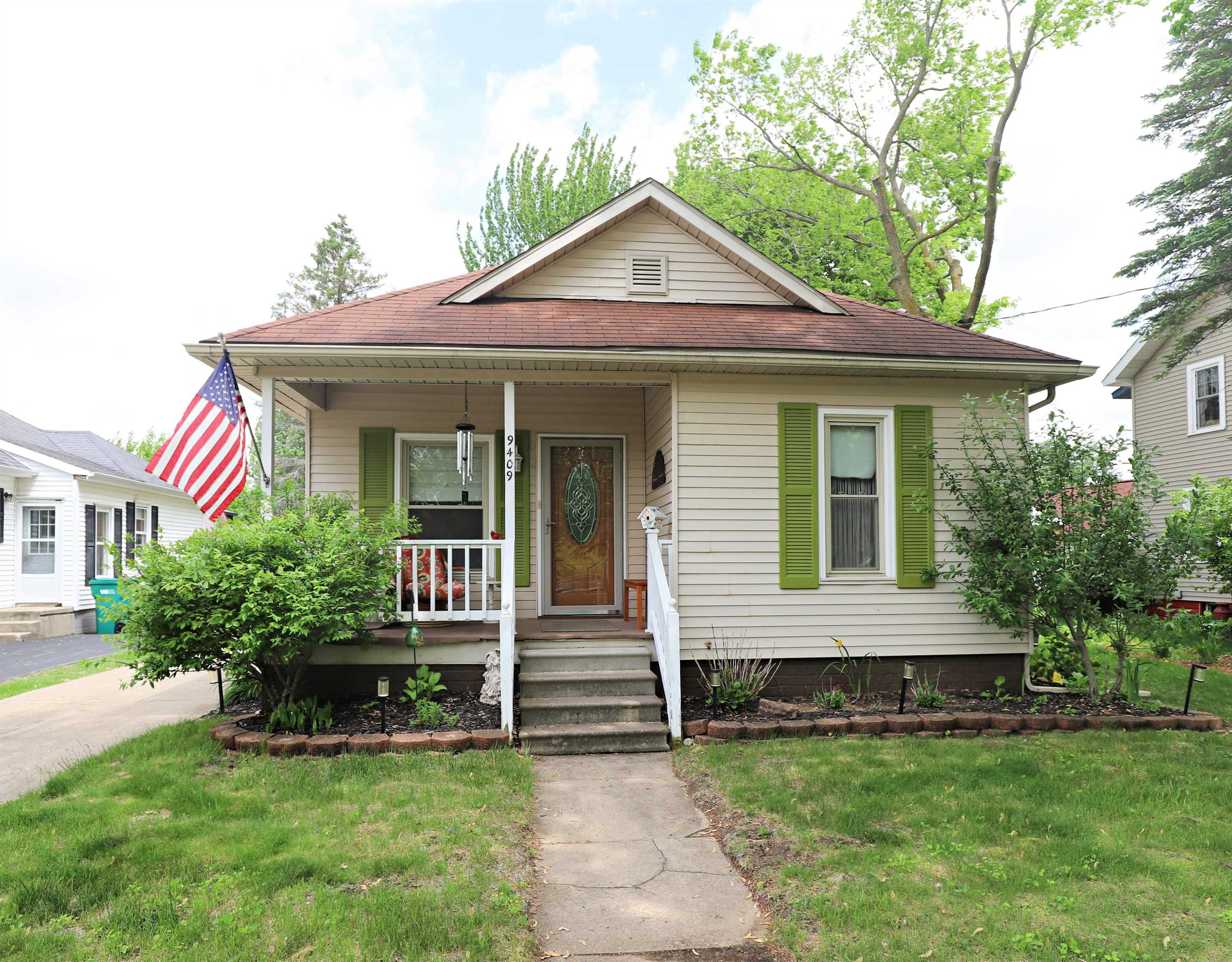 9409 Butternut Street, New Lothrop, MI 48460 — Photo 2