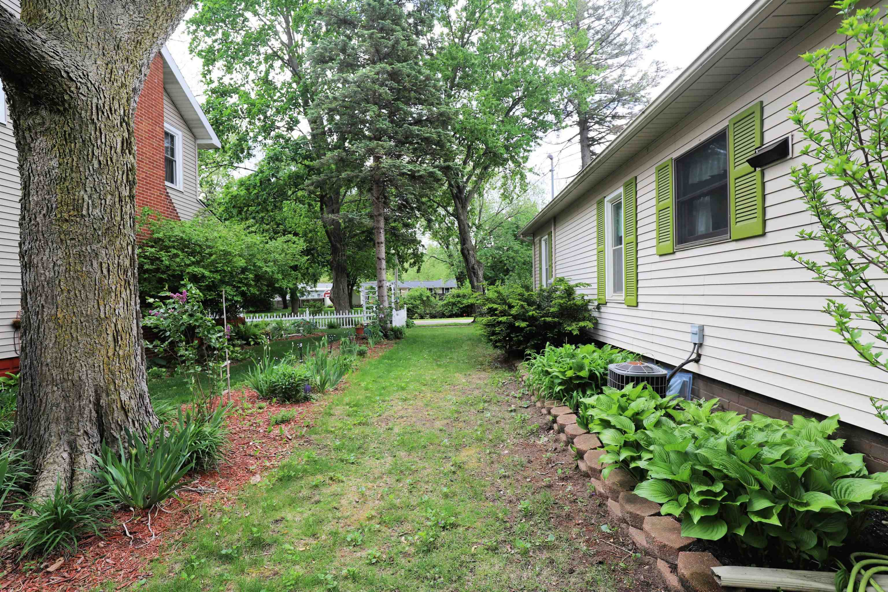 9409 Butternut Street, New Lothrop, MI 48460 — Photo 18
