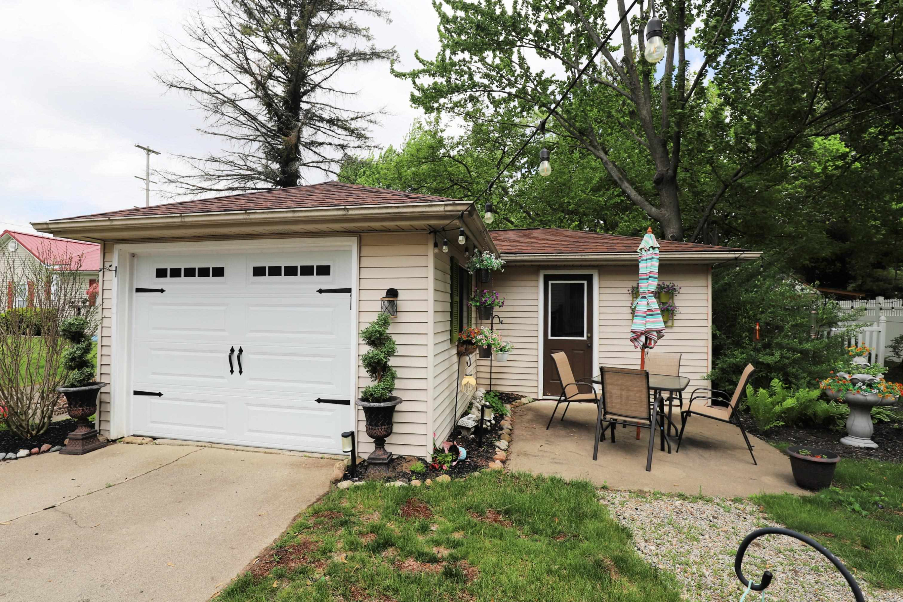 9409 Butternut Street, New Lothrop, MI 48460 — Photo 20