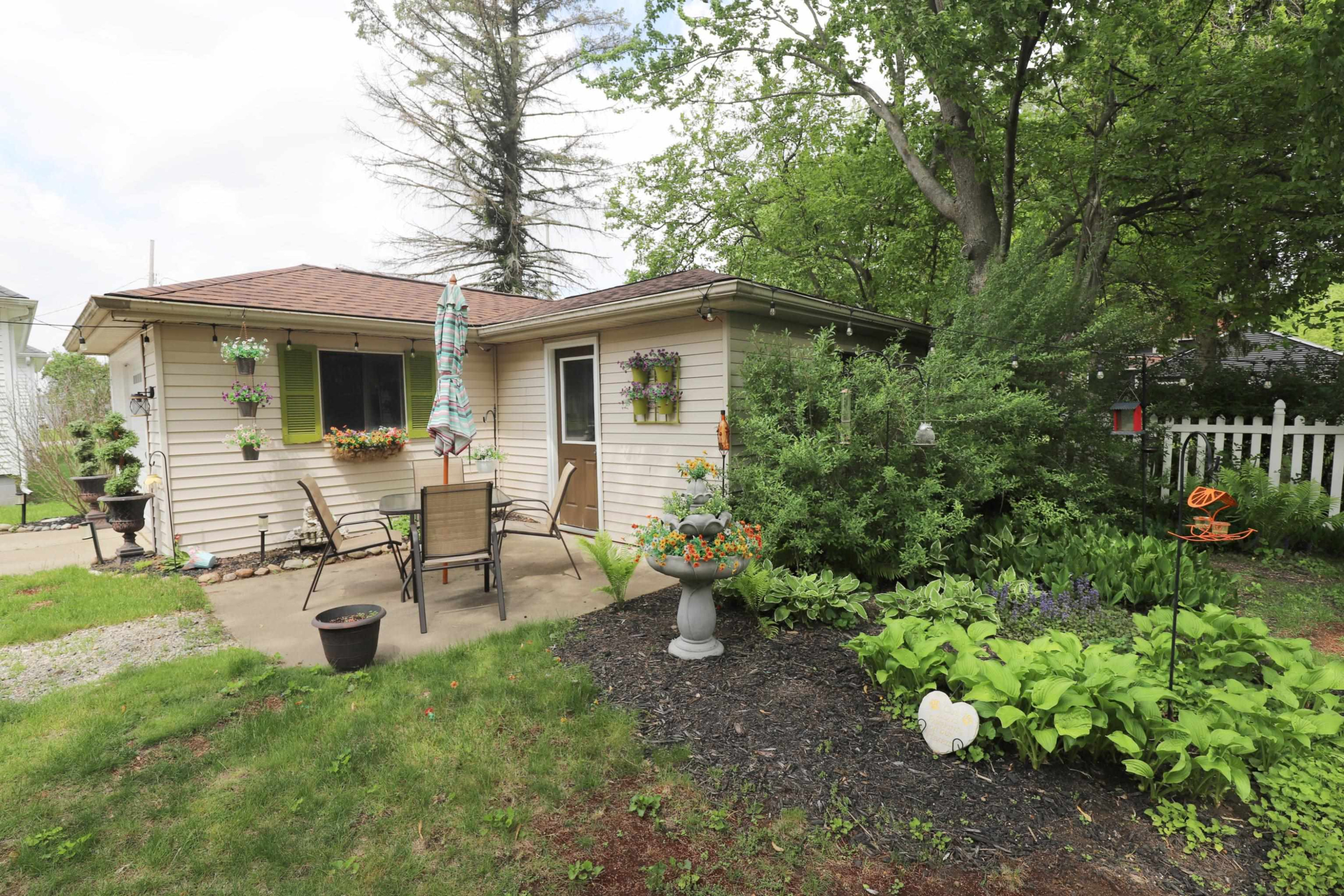 9409 Butternut Street, New Lothrop, MI 48460 — Photo 23