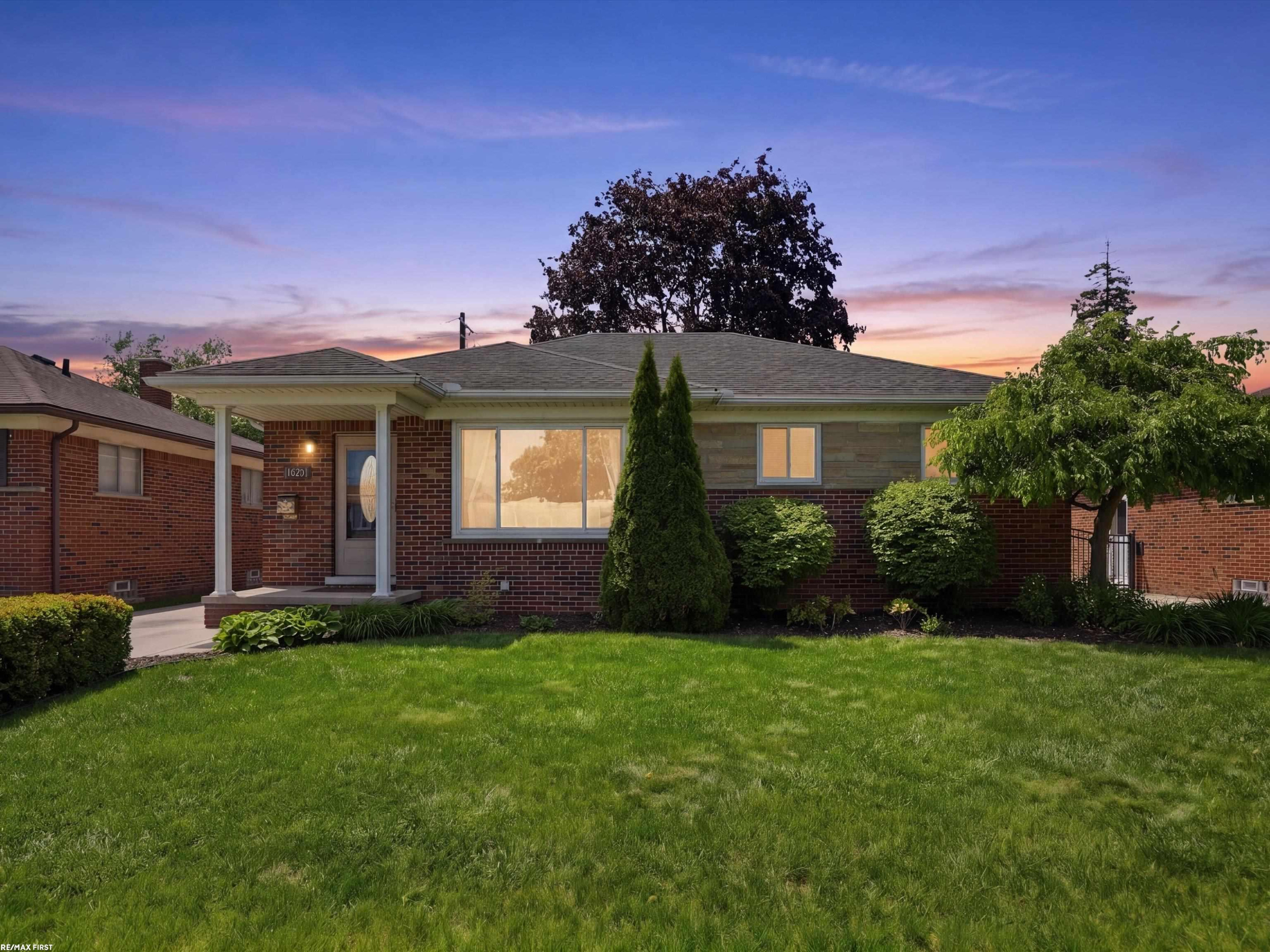 26301 San Rosa Drive, Saint Clair Shores, MI 48081 — front exterior
