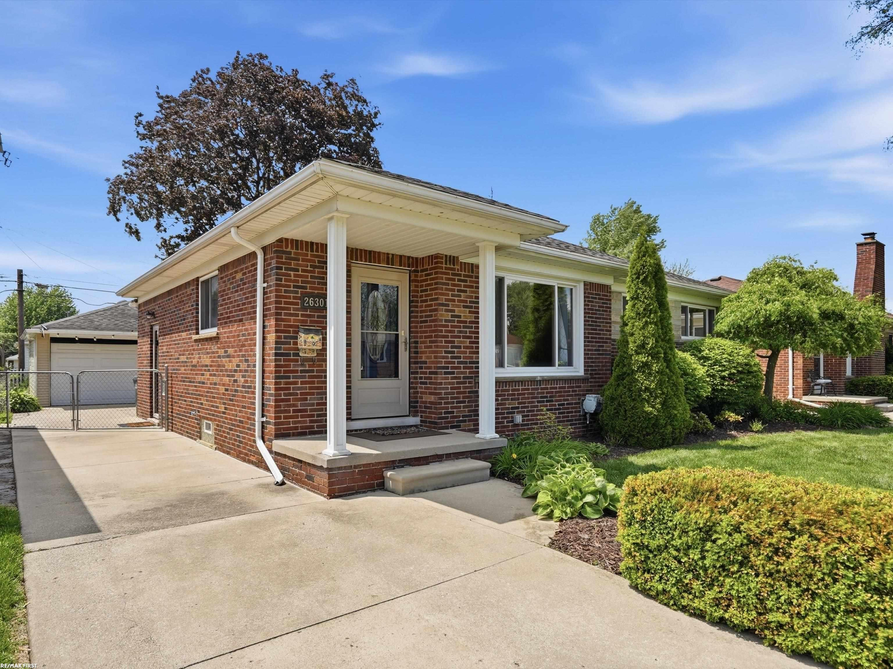 26301 San Rosa Drive, Saint Clair Shores, MI 48081 — Photo 3