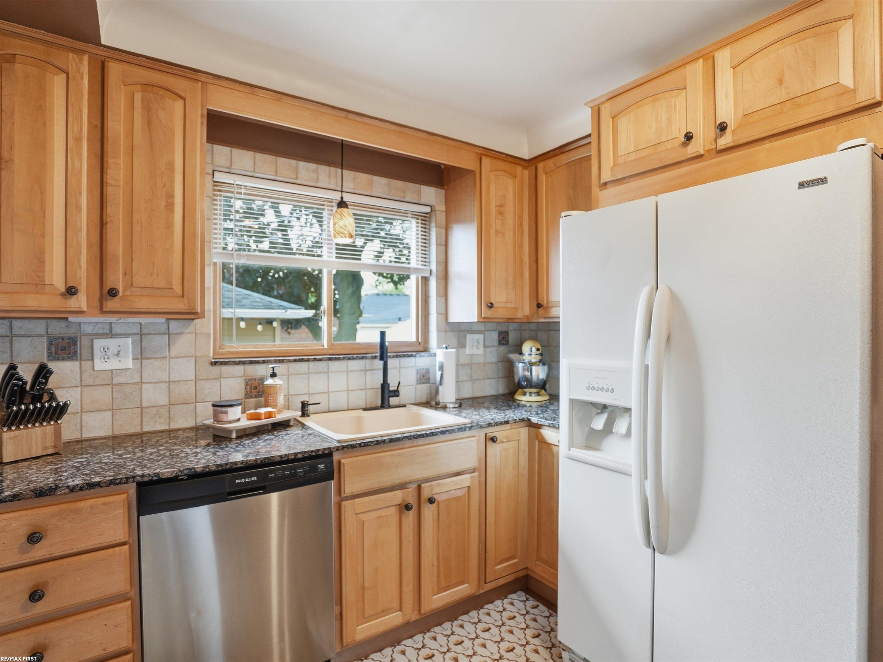 26301 San Rosa Drive, Saint Clair Shores, MI 48081 — Photo 9