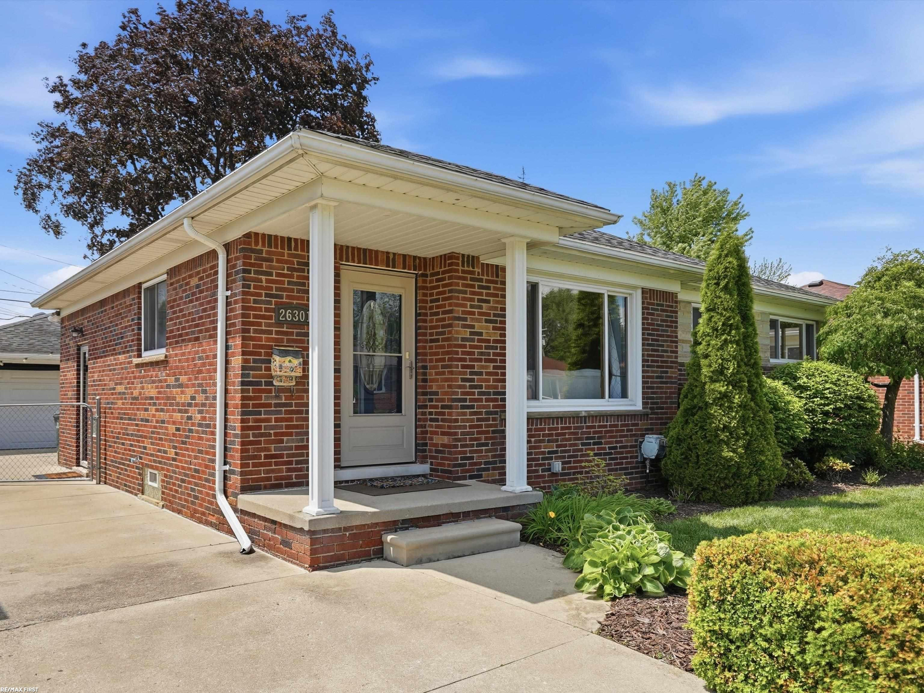 26301 San Rosa Drive, Saint Clair Shores, MI 48081 — Photo 37