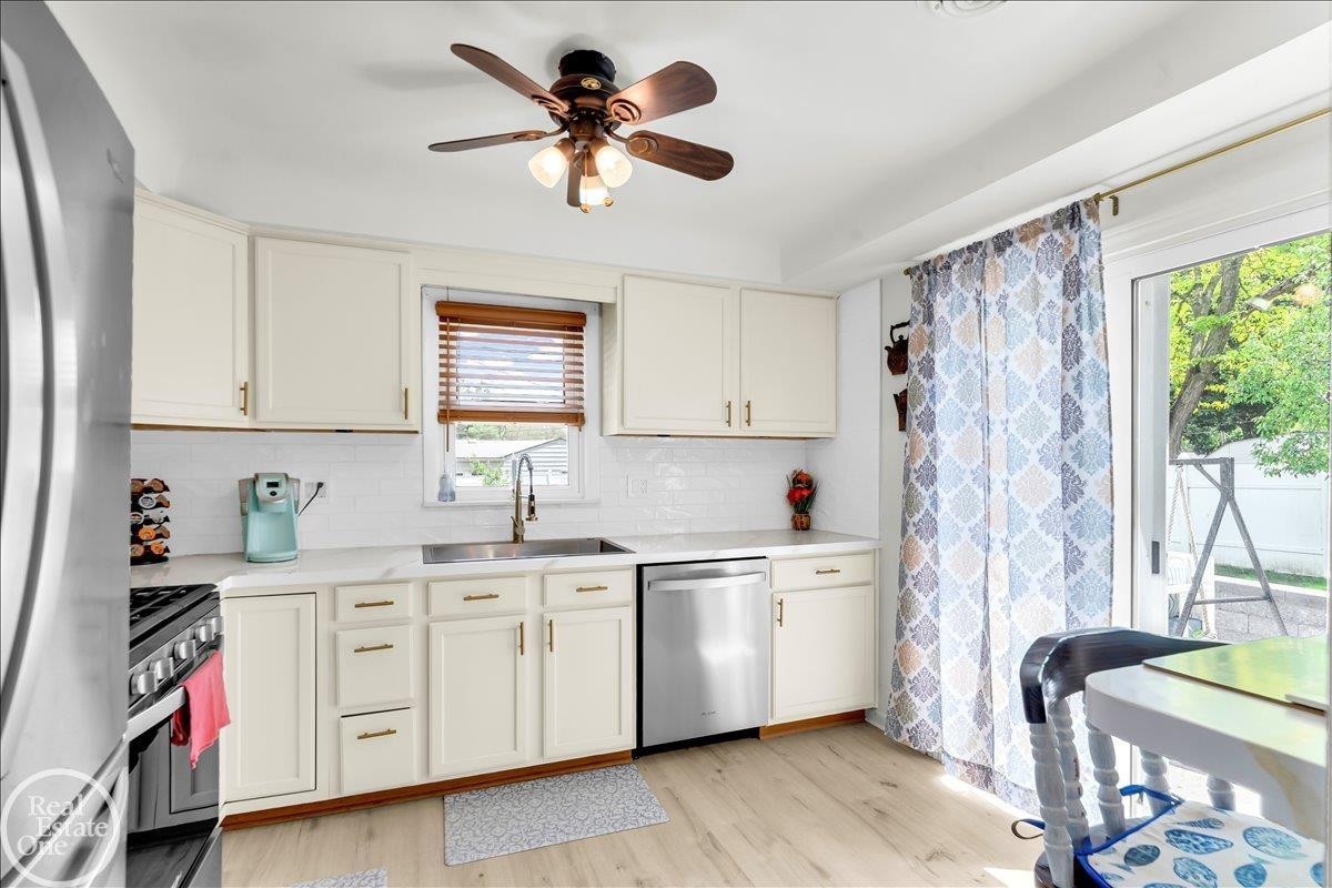 47840 Greenview Road, Shelby Twp, MI 48317 — Photo 14