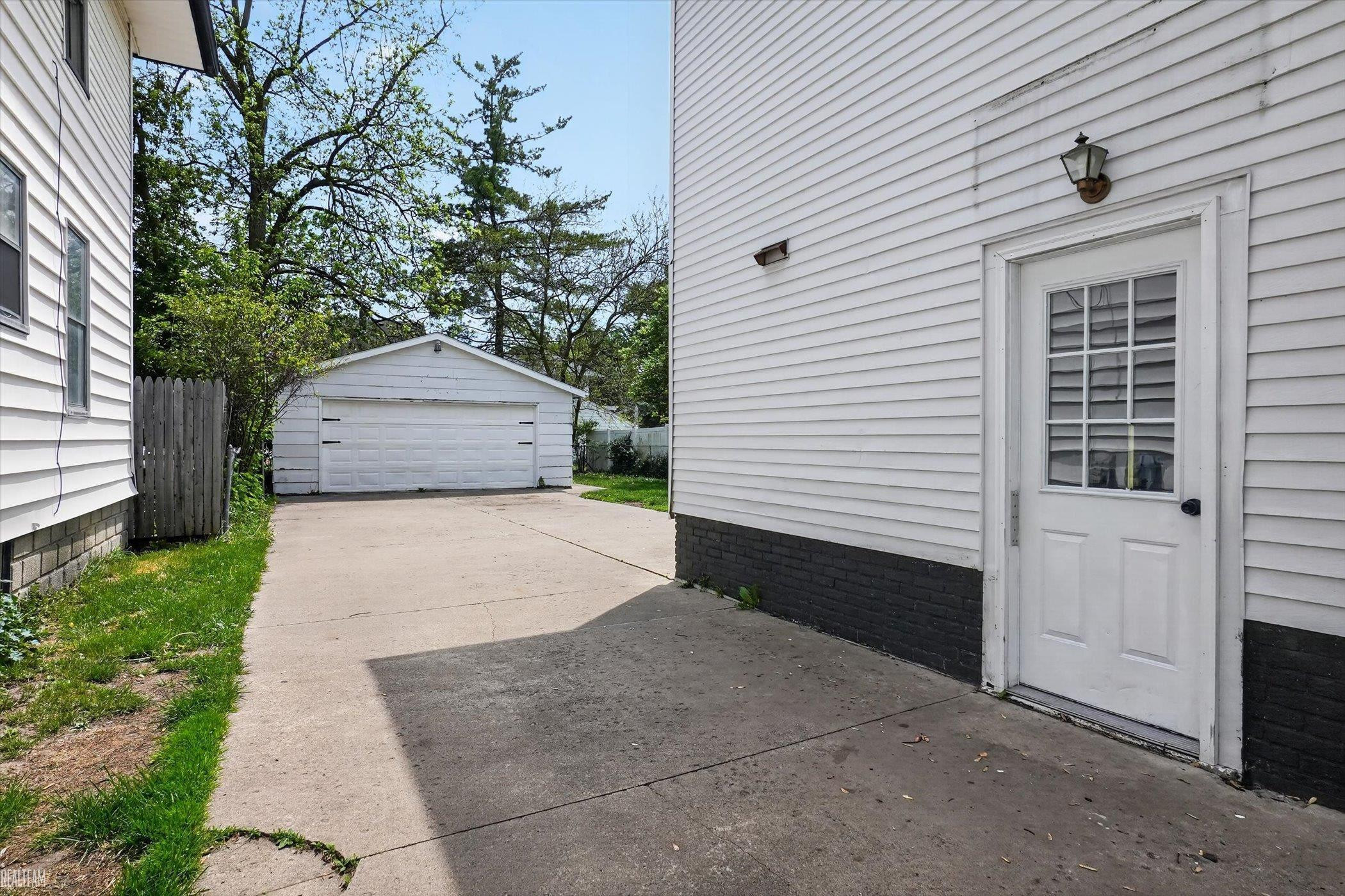 138 Trier Street, Saginaw, MI 48602 — Photo 36