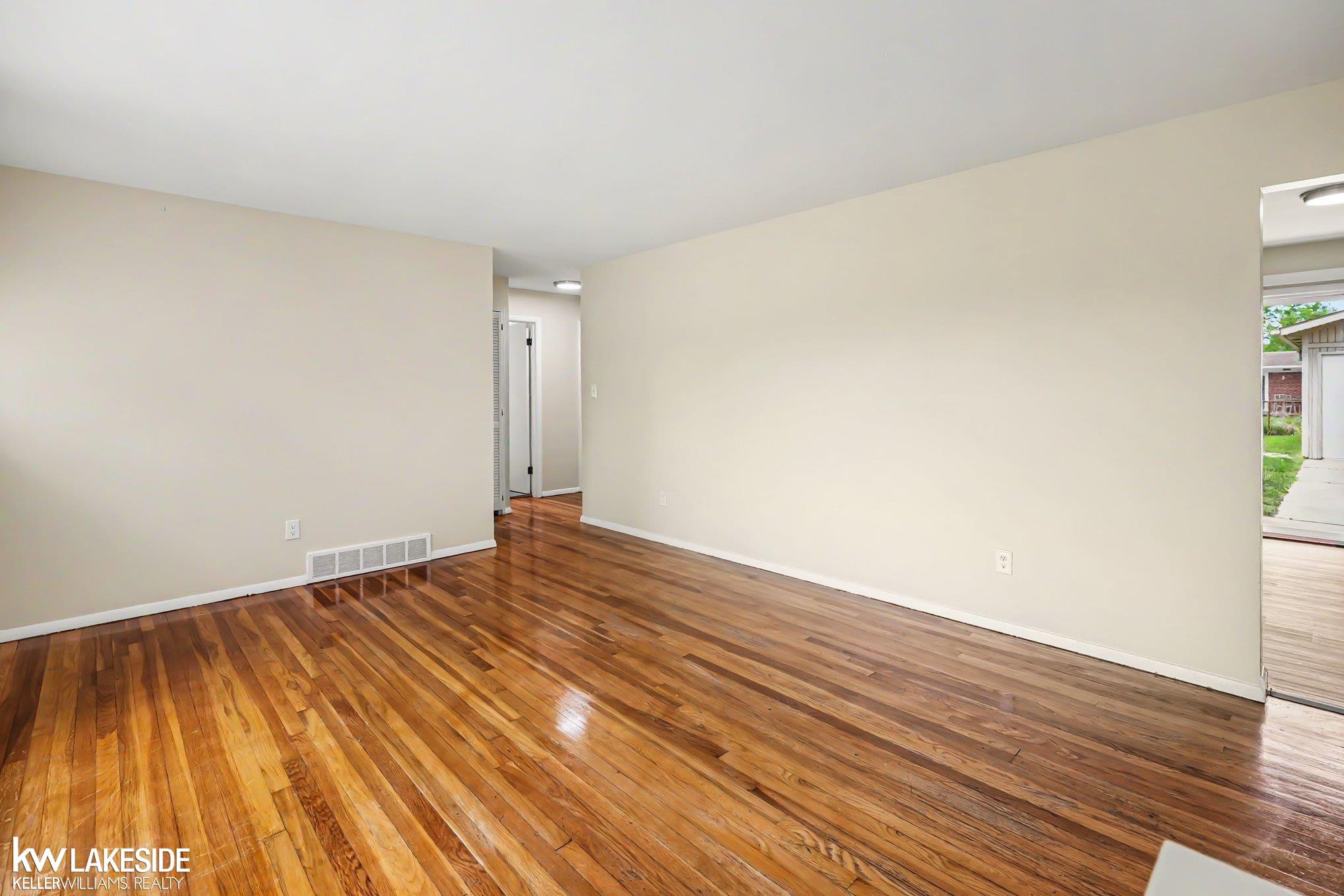 35619 Seville Street, Clinton Twp, MI 48035 — Photo 8