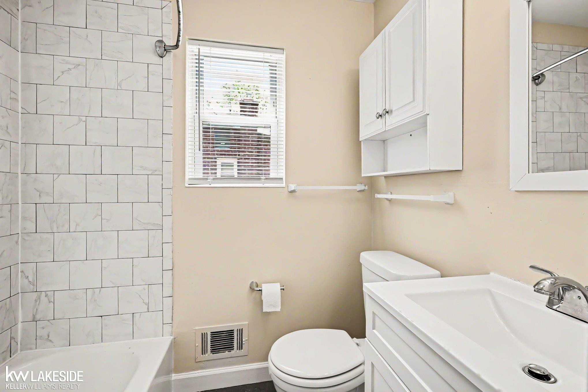 35619 Seville Street, Clinton Twp, MI 48035 — Photo 14