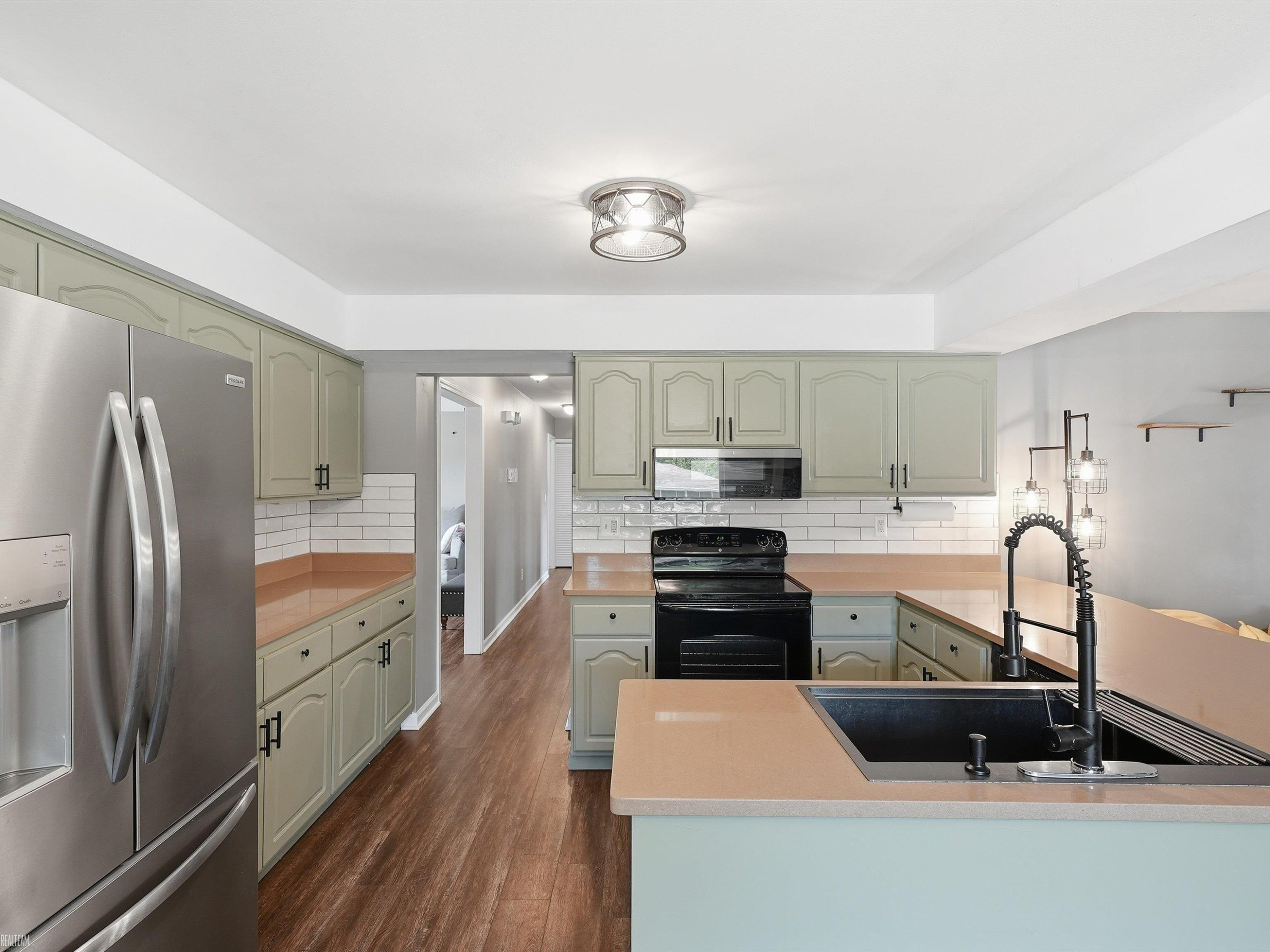 45553 Klingkammer Street, Utica, MI 48317 — Photo 6