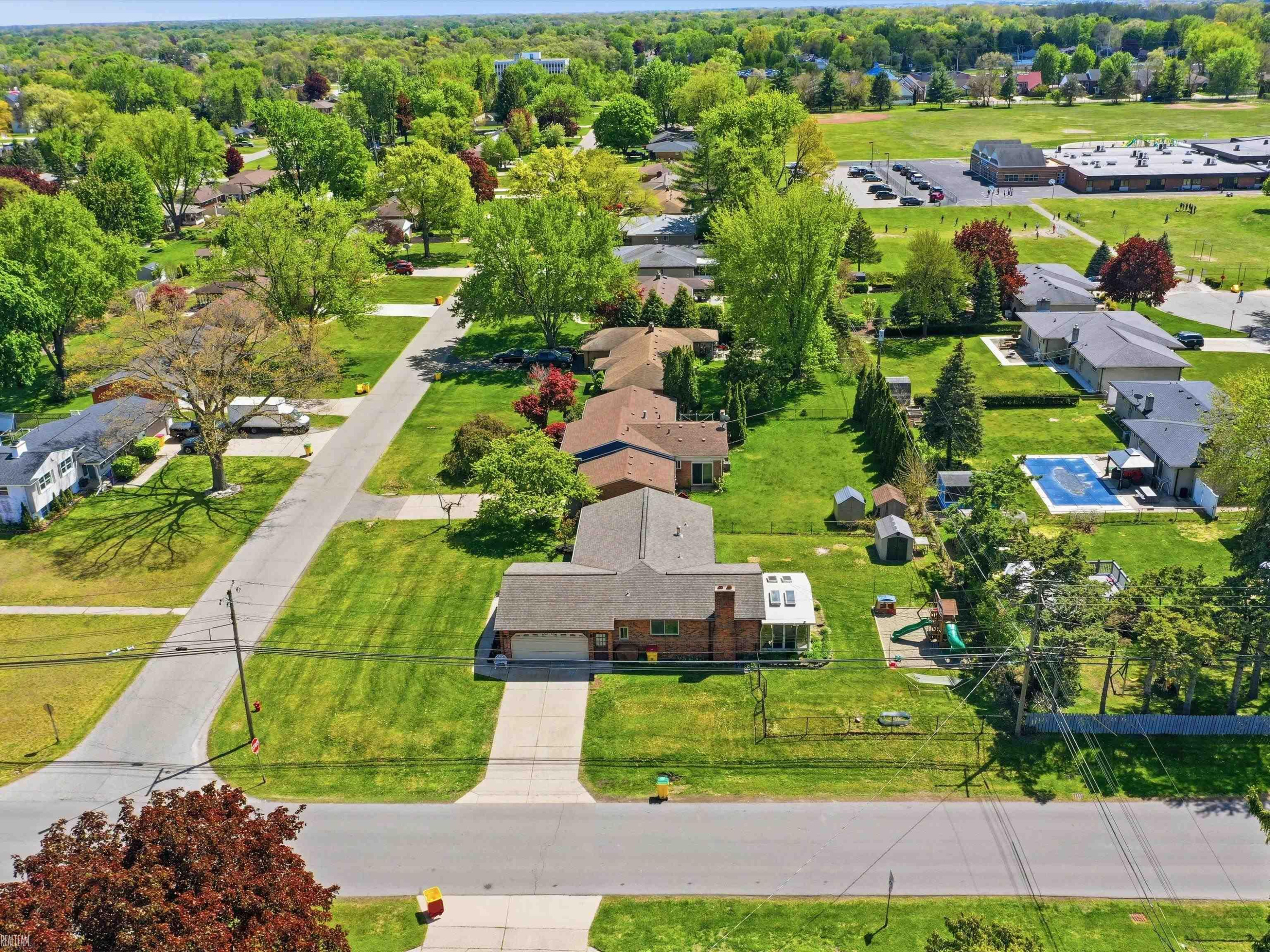 45553 Klingkammer Street, Utica, MI 48317 — Photo 35