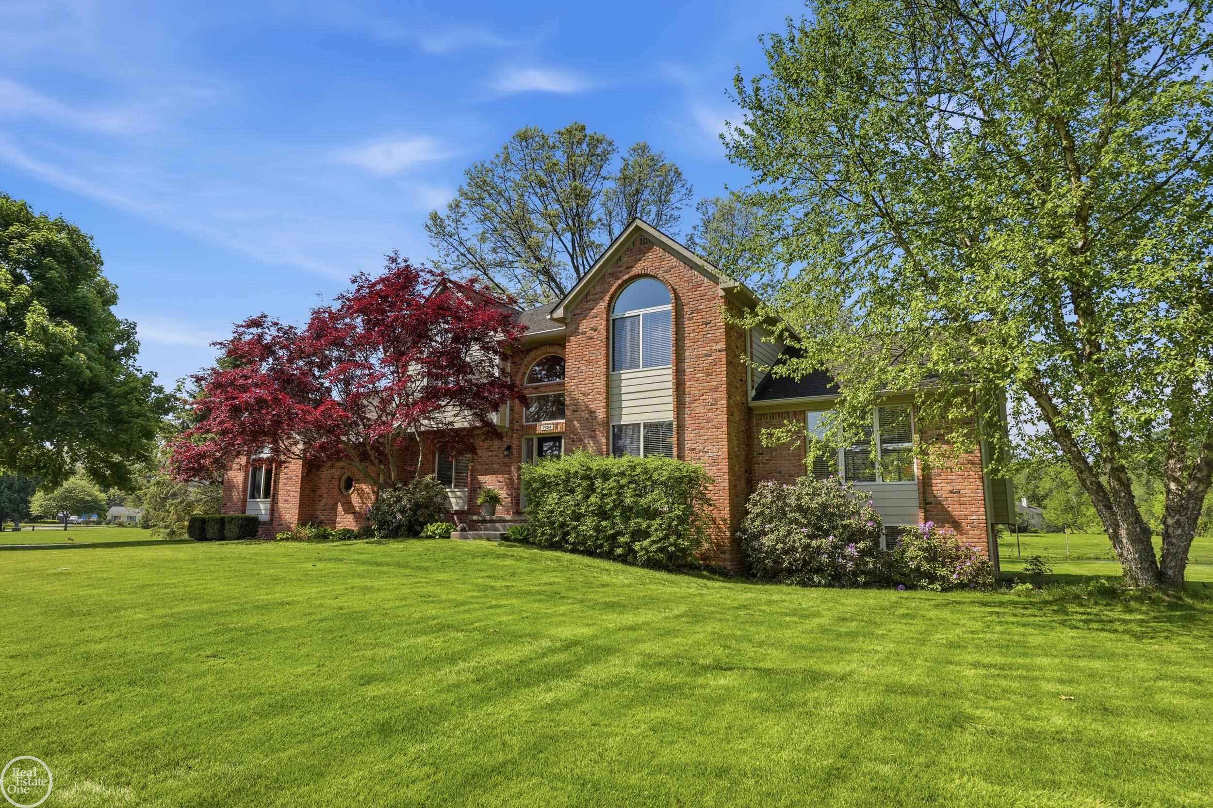 7554 Cedar Creek Drive, White Lake, MI 48383 — Photo 2